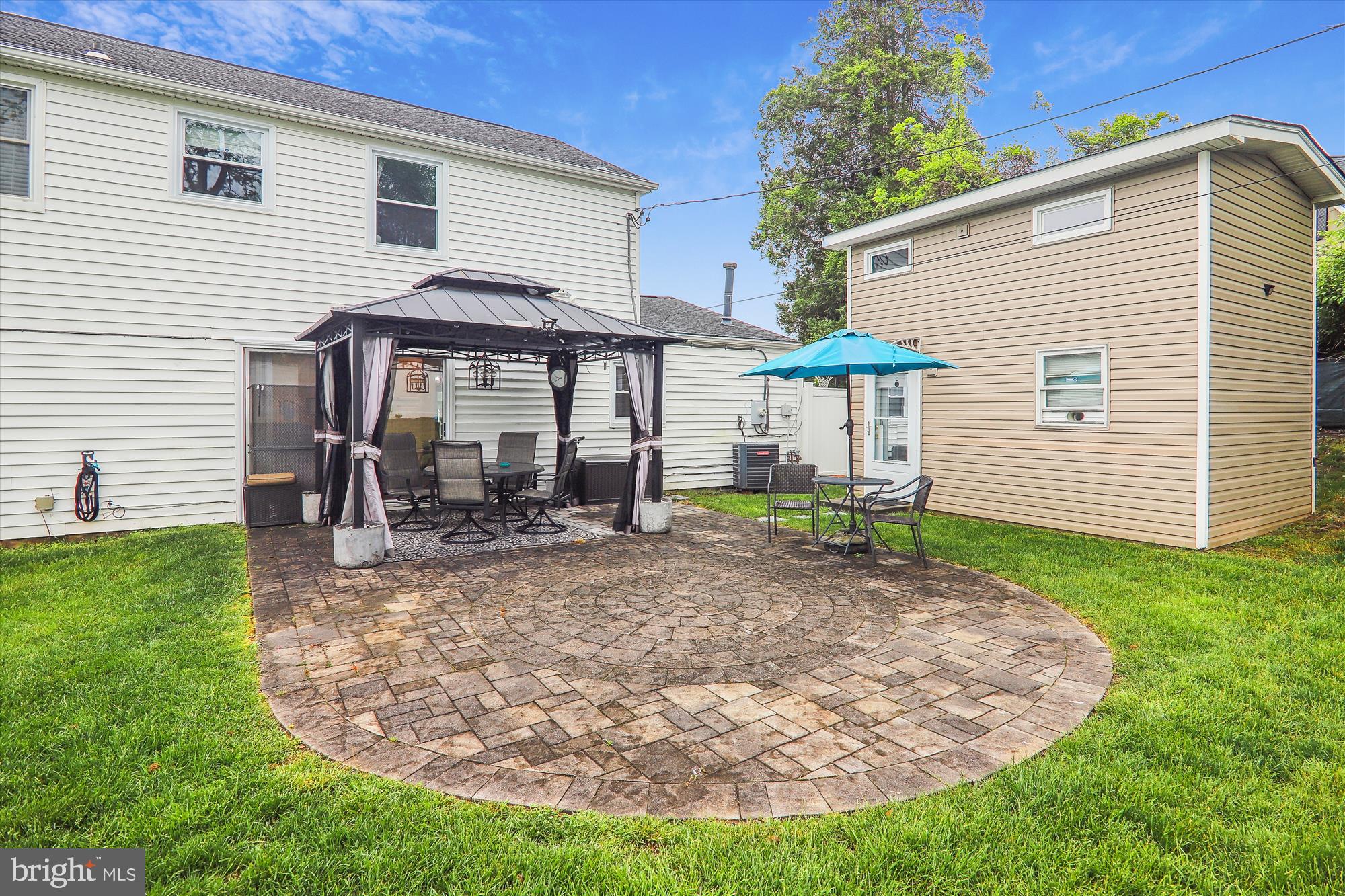 KENILWORTH - Residential