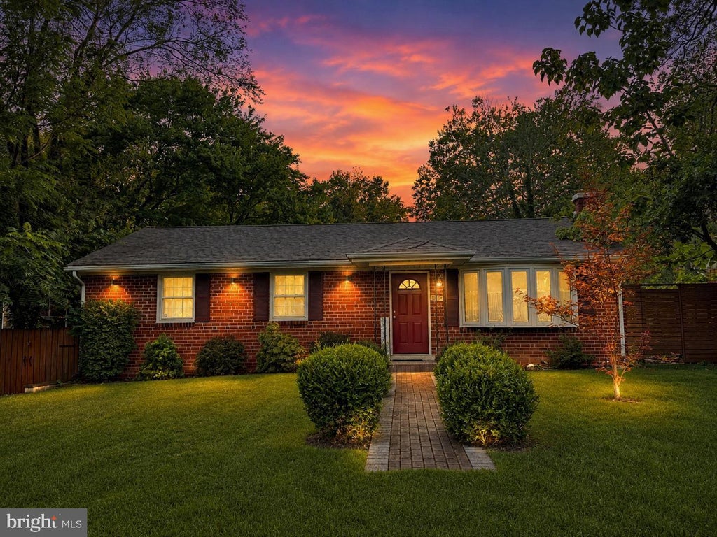 Photo of 8617 W Fort Foote Terrace, FORT WASHINGTON, MD 20744 (MLS # MDPG2222154)