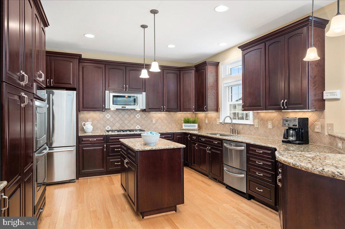 HERON HARBOUR - Residential