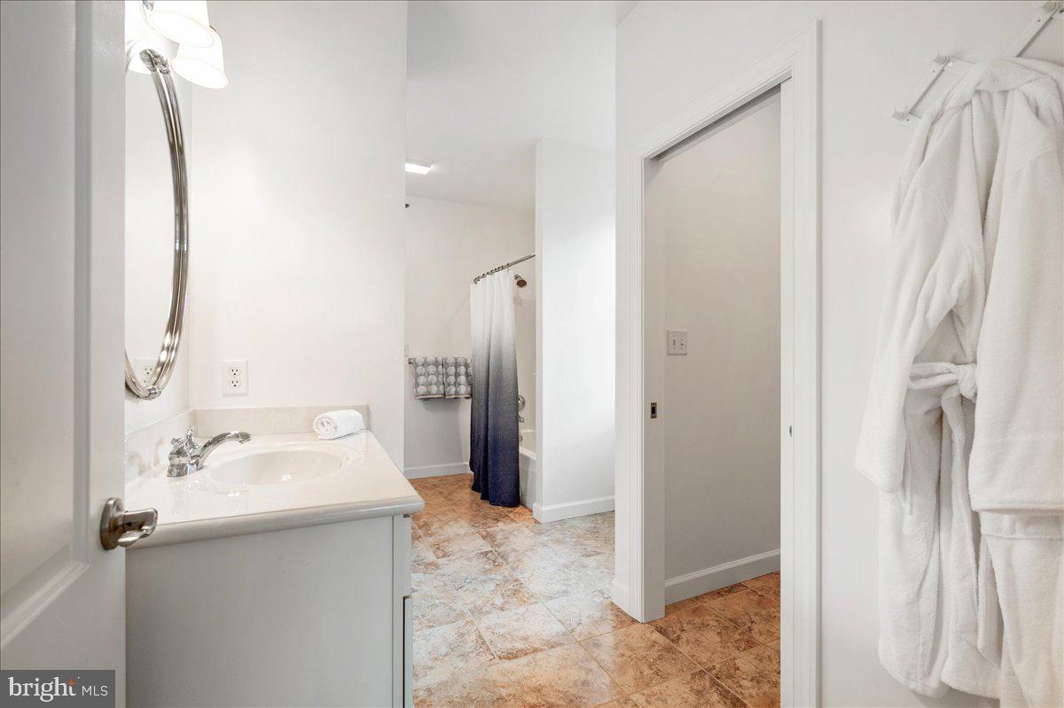 HERON HARBOUR - Residential