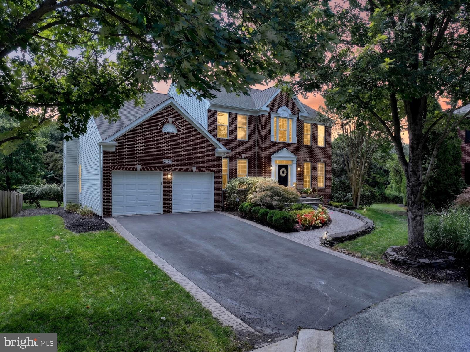 2407 LAWNDALE COURT