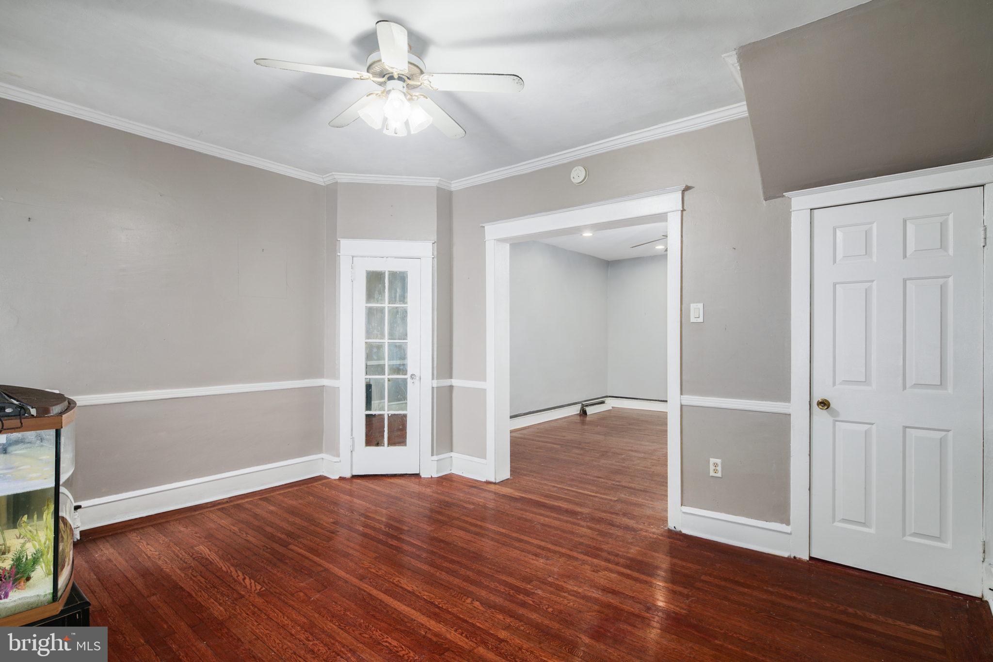 EAST OAK LANE - Residential