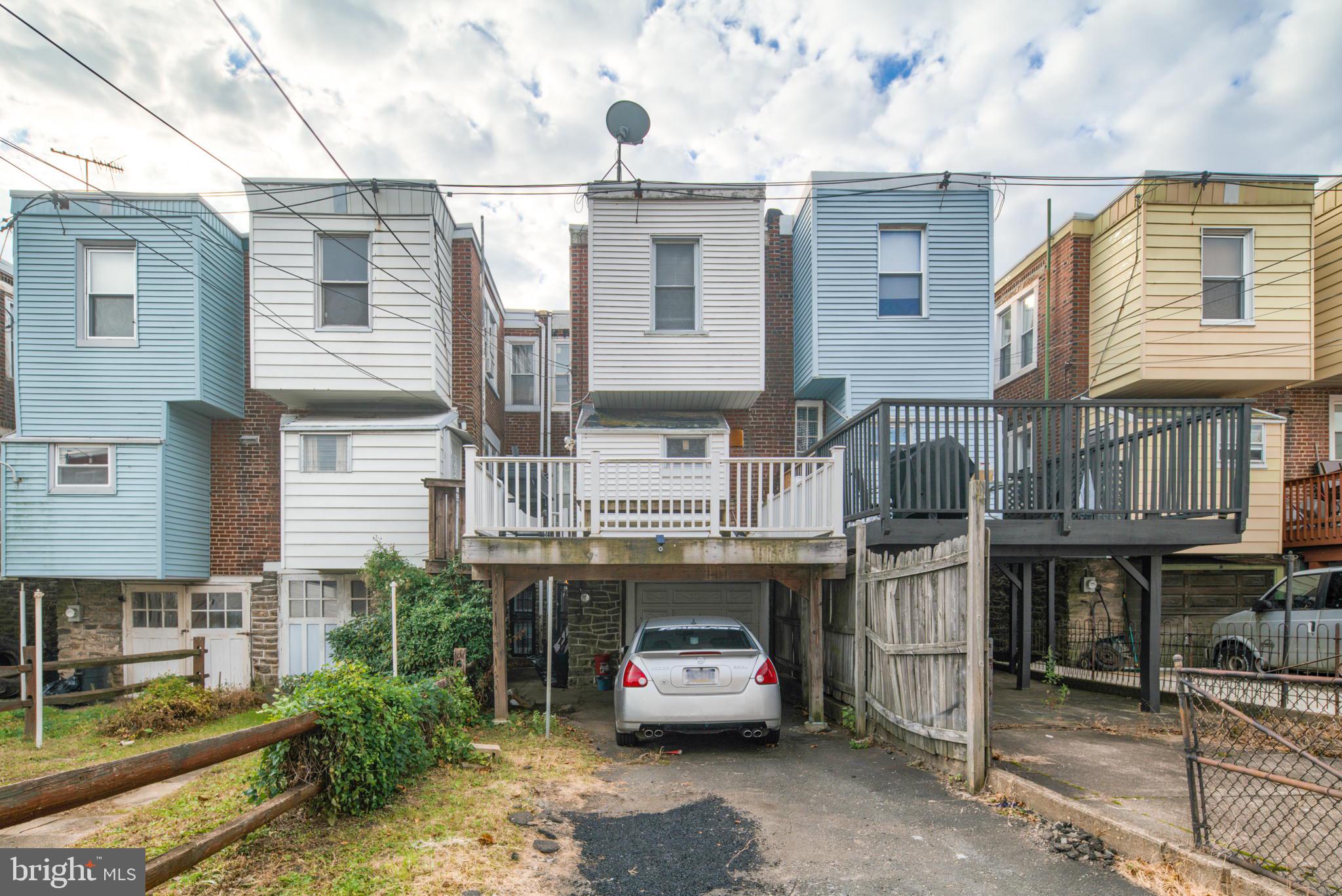 EAST OAK LANE - Residential