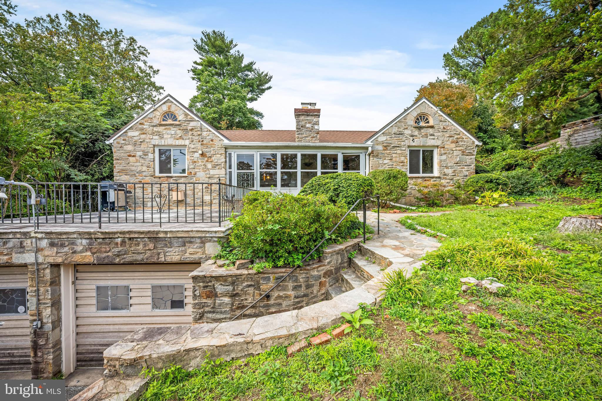 908 STEVENSON LANE