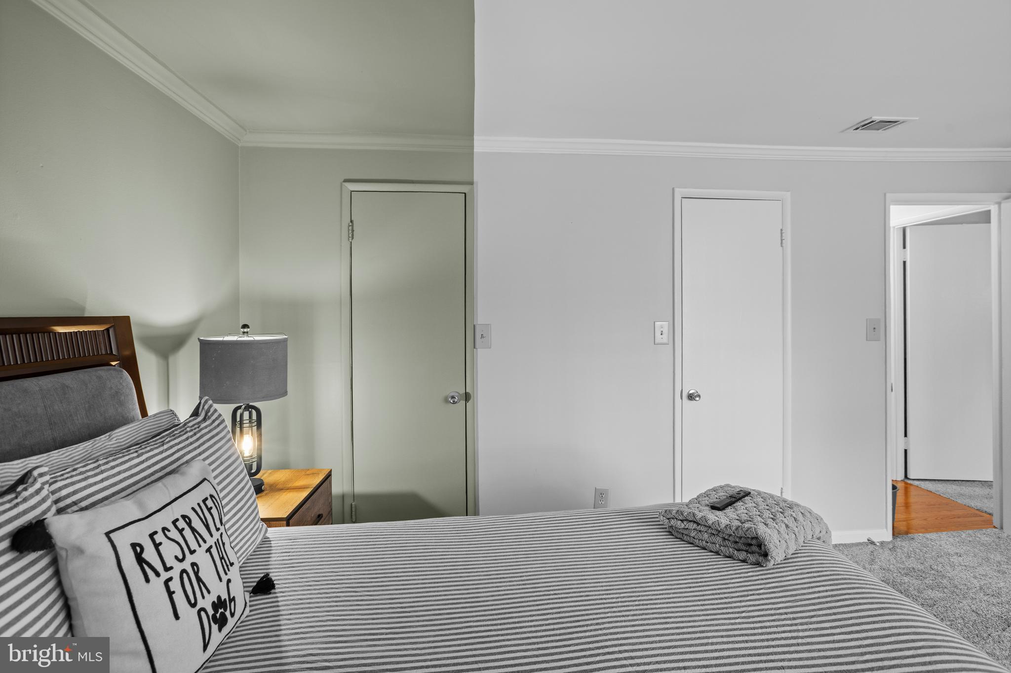 HUNTLEY SQUARE CONDOMINIUMS - Residential