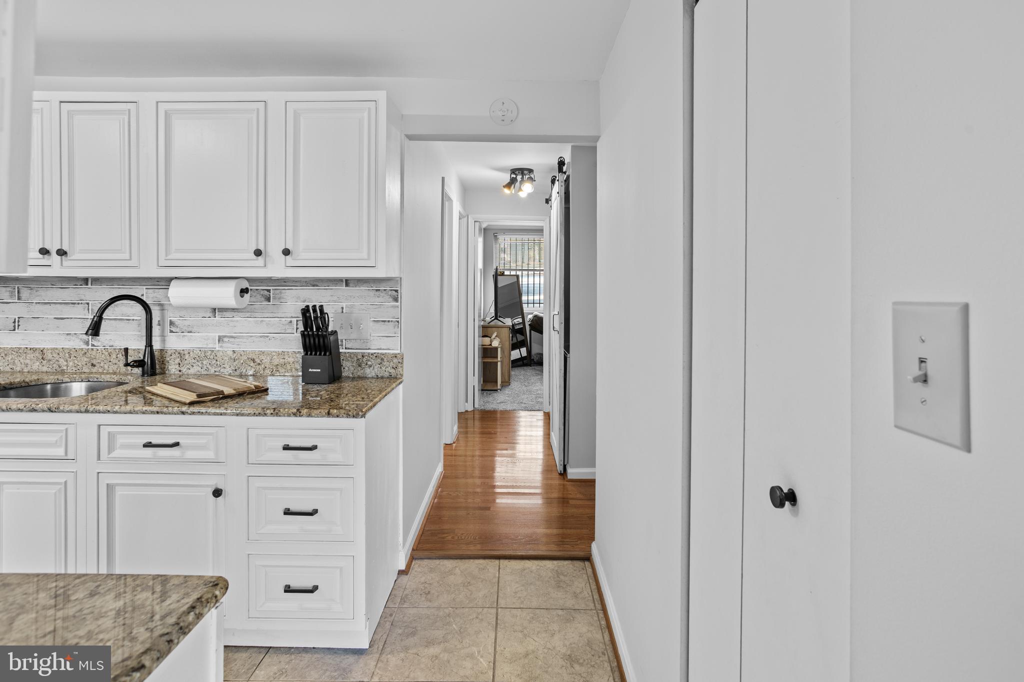 HUNTLEY SQUARE CONDOMINIUMS - Residential