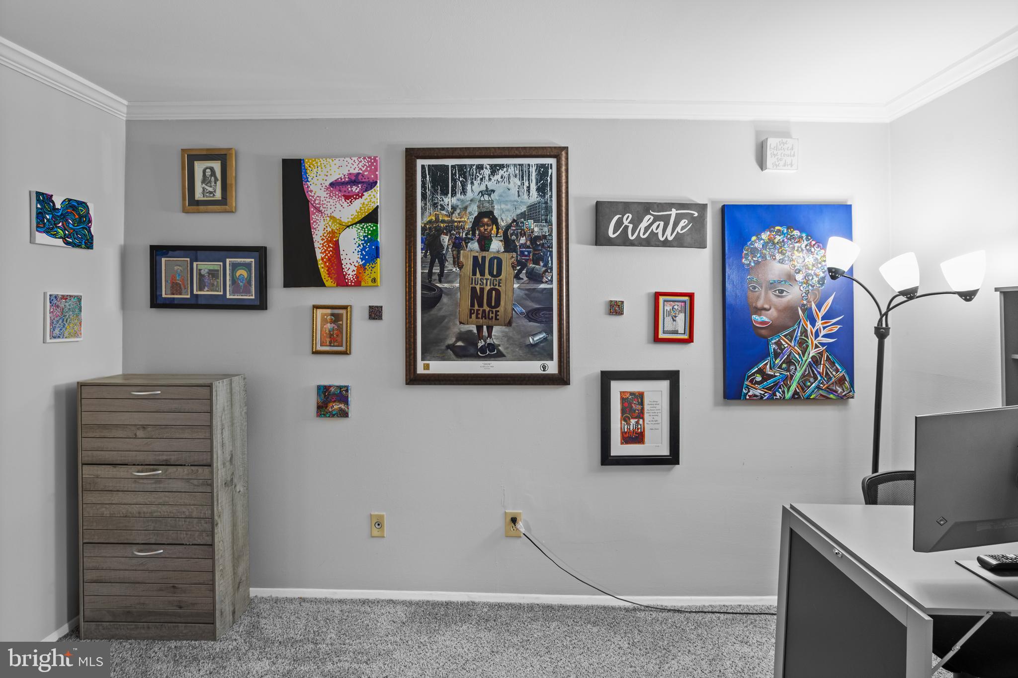 HUNTLEY SQUARE CONDOMINIUMS - Residential