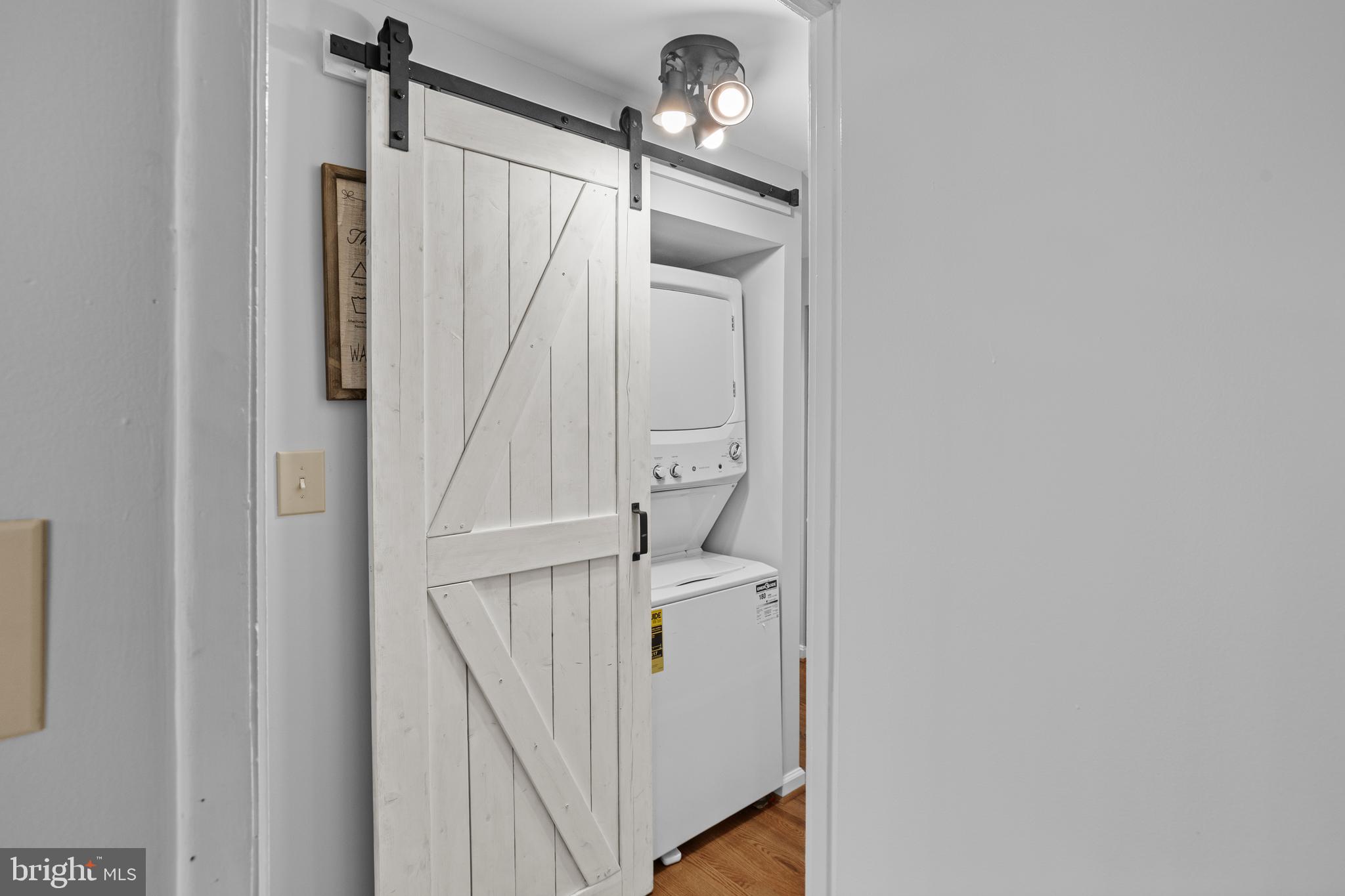 HUNTLEY SQUARE CONDOMINIUMS - Residential