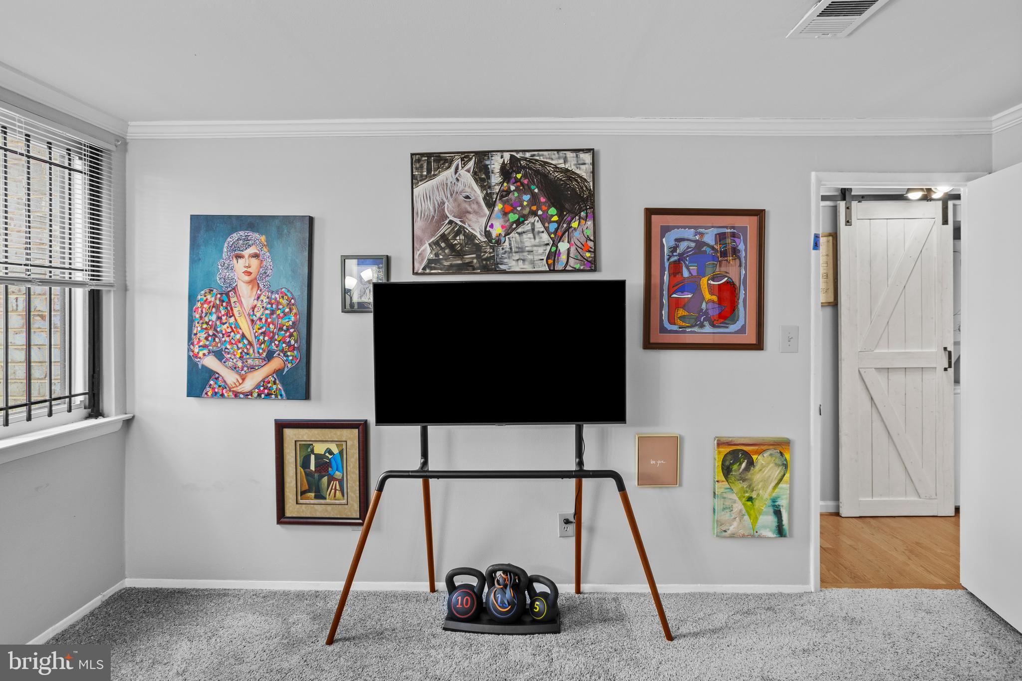 HUNTLEY SQUARE CONDOMINIUMS - Residential