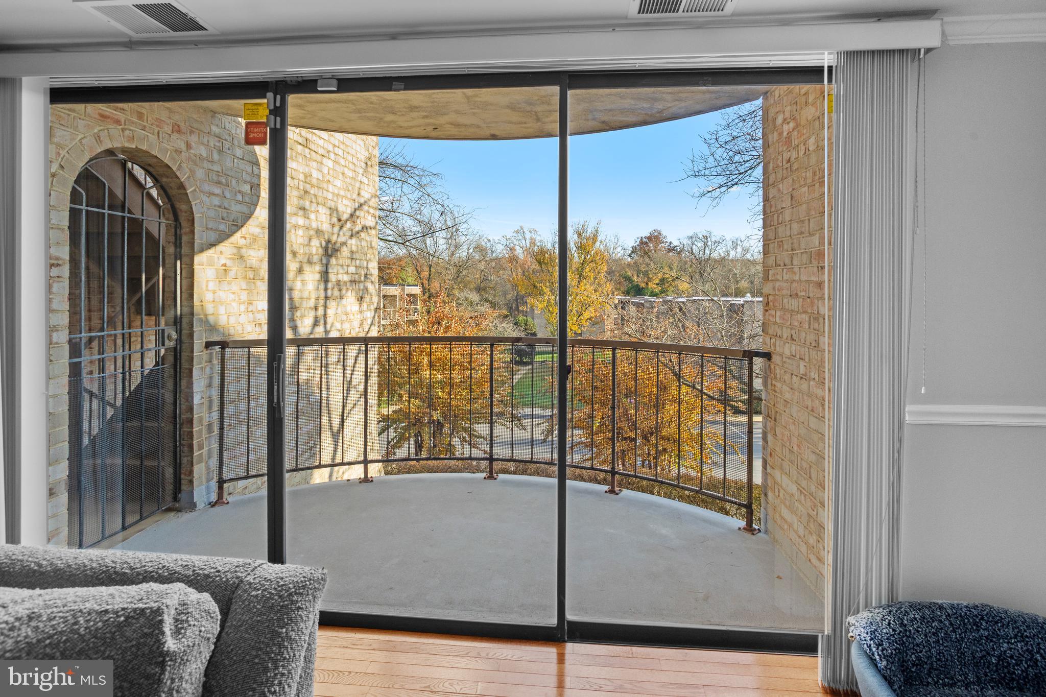 HUNTLEY SQUARE CONDOMINIUMS - Residential