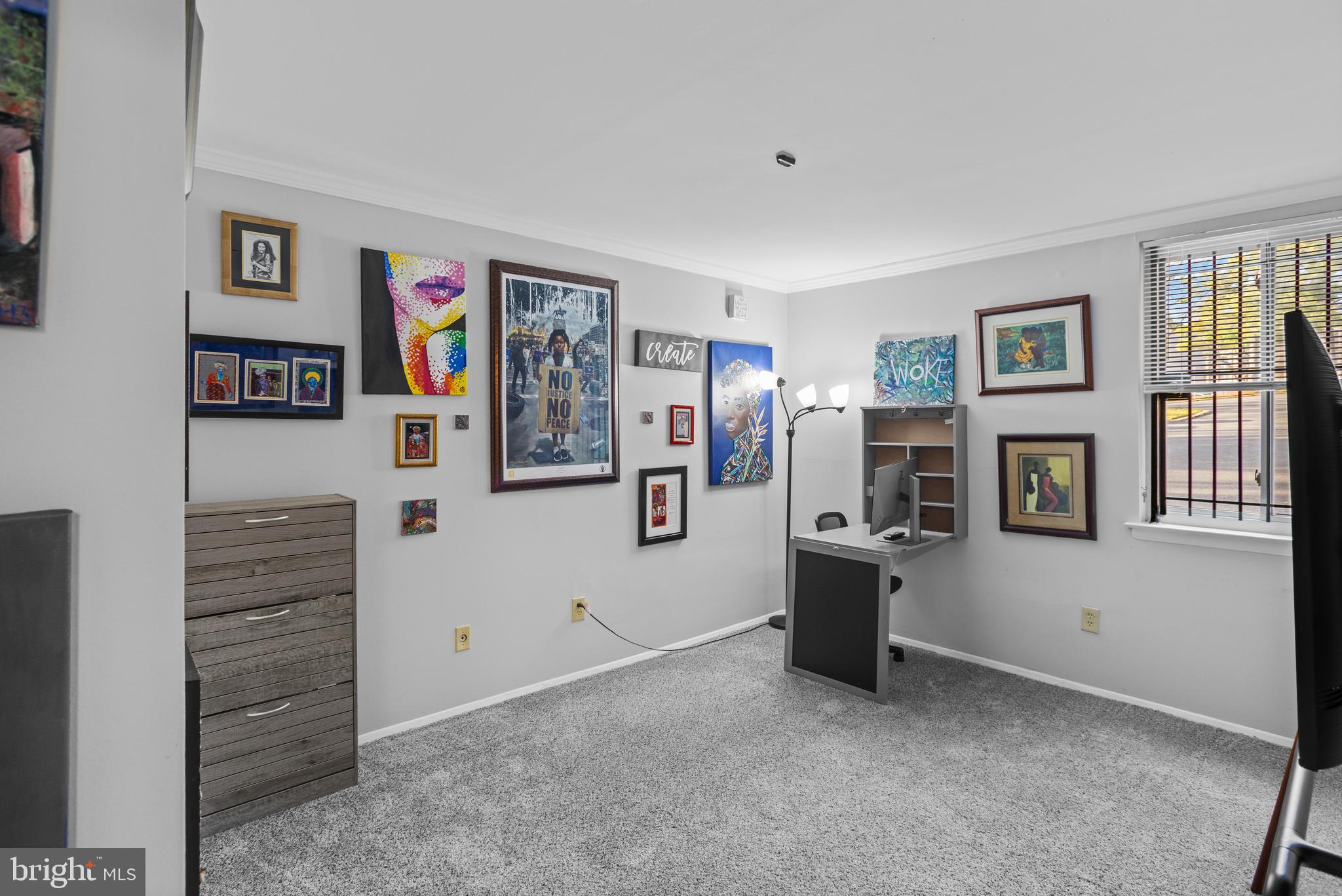 HUNTLEY SQUARE CONDOMINIUMS - Residential