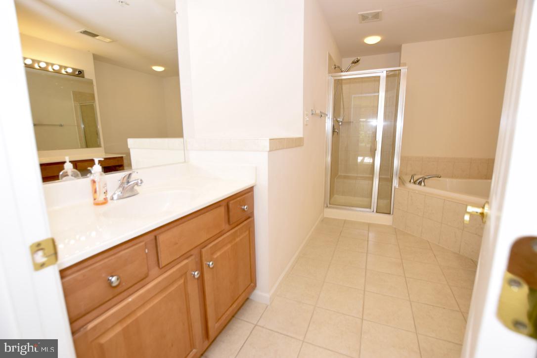 KING FARM - Residential Lease