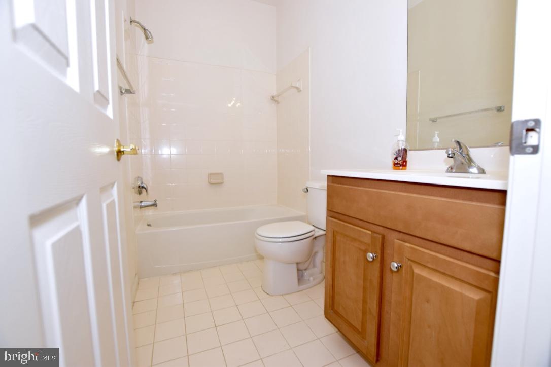 KING FARM - Residential Lease