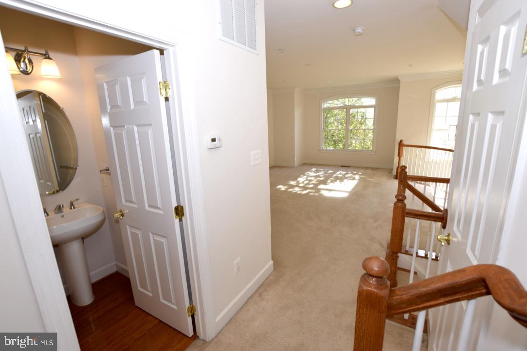 KING FARM - Residential Lease