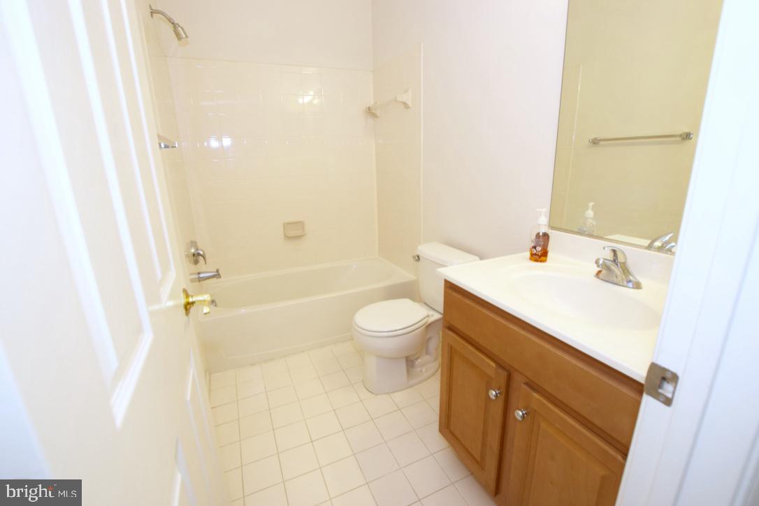 KING FARM - Residential Lease