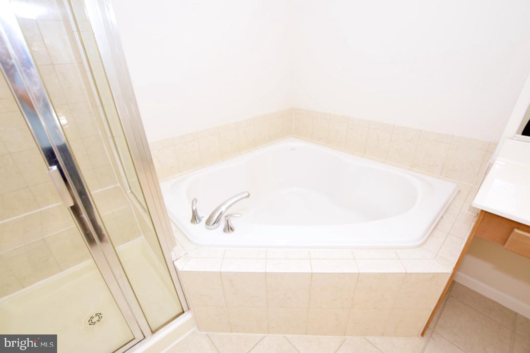 KING FARM - Residential Lease