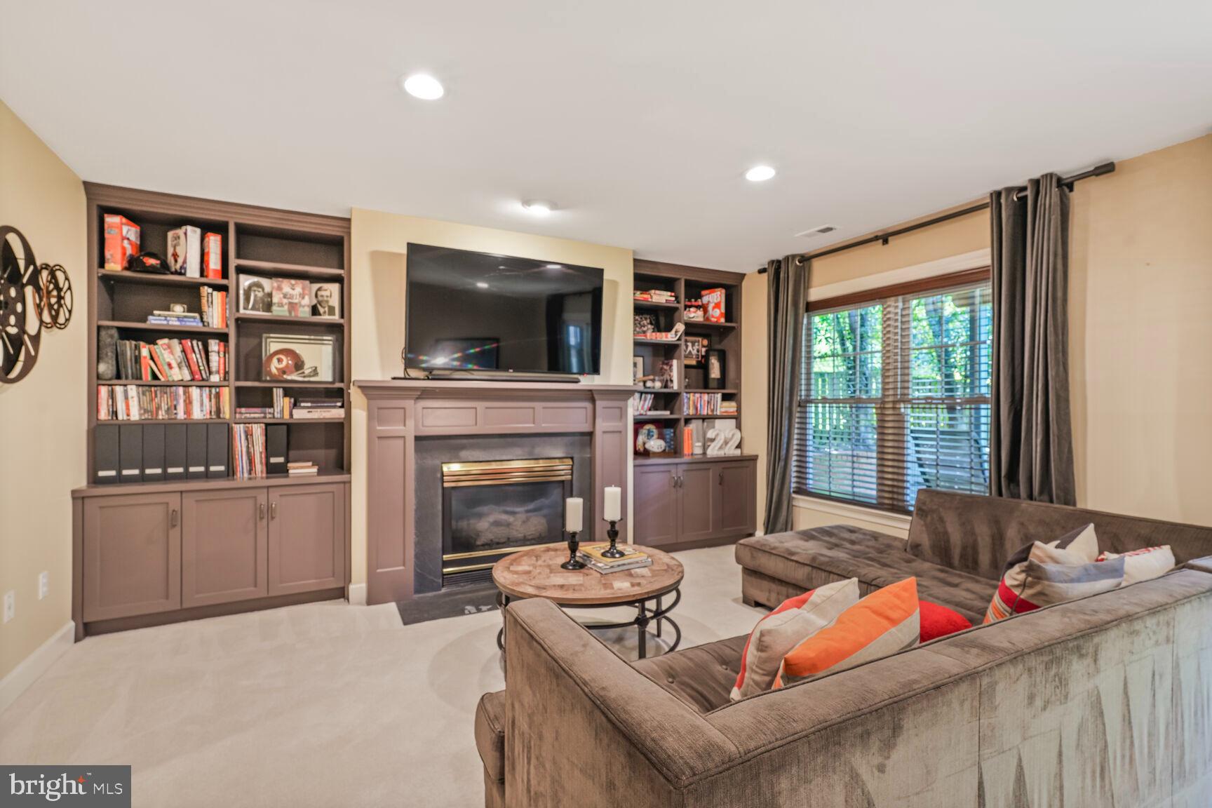 SPY HILL - Residential