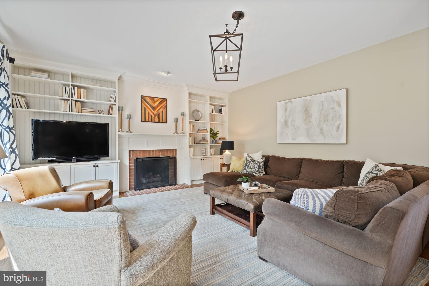 SPY HILL - Residential