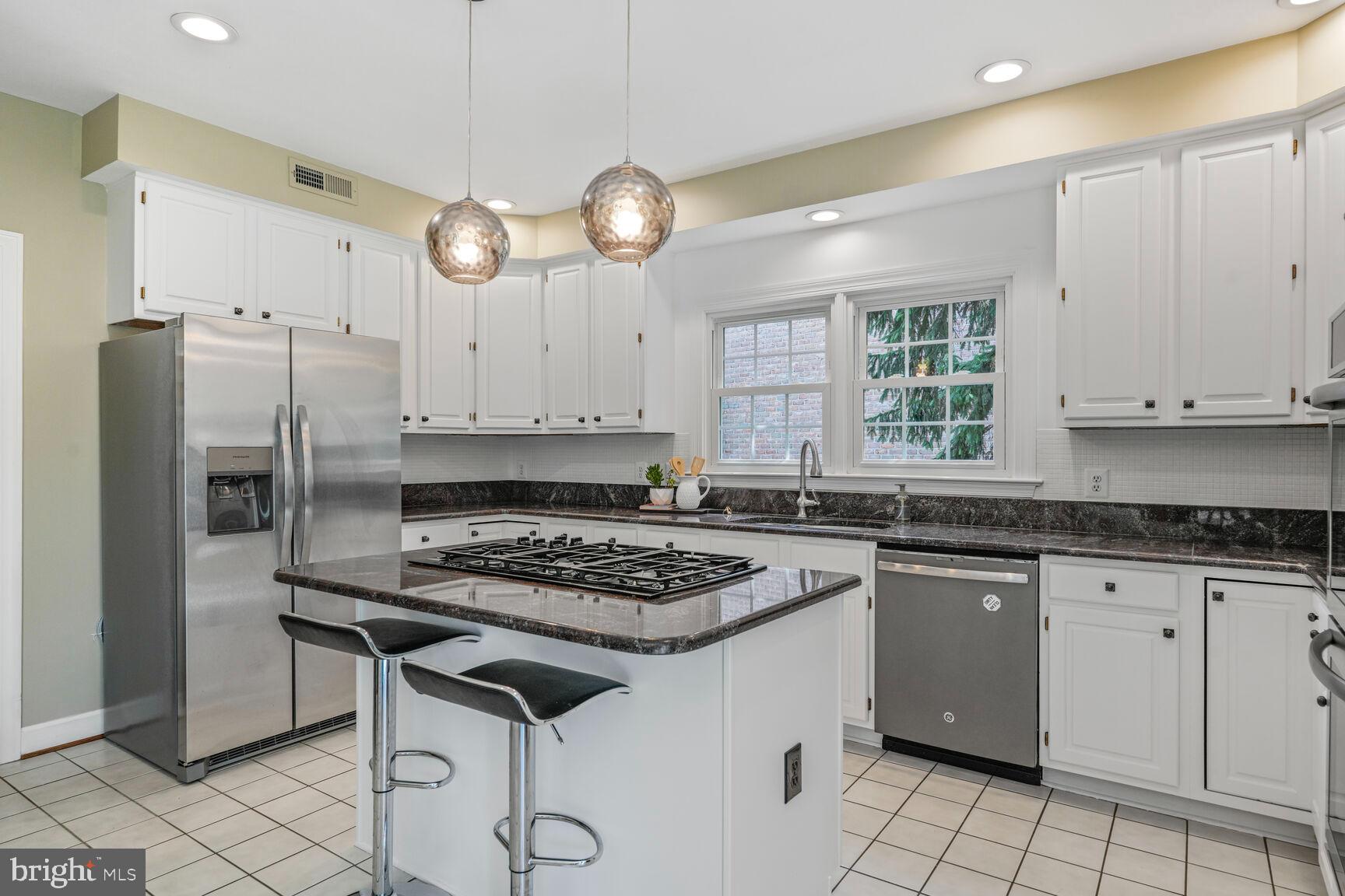 SPY HILL - Residential