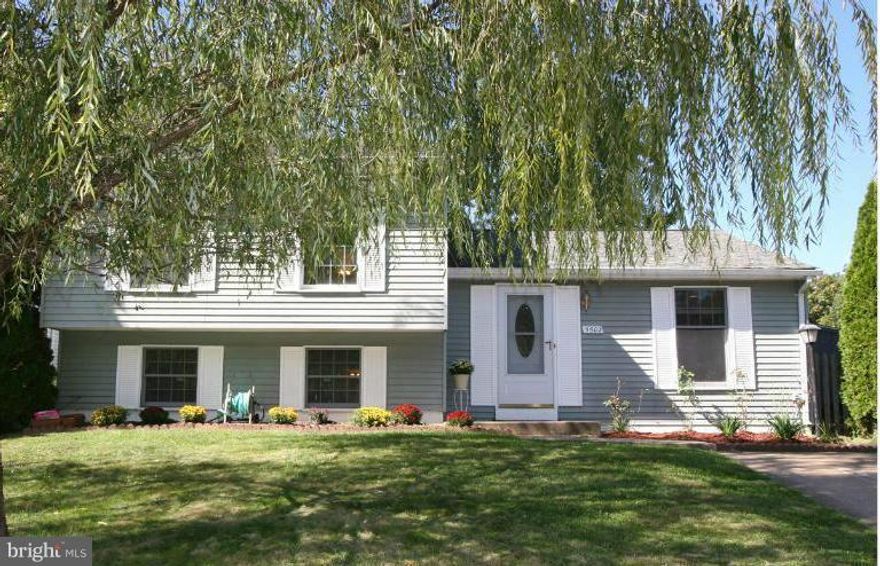 Beautiful! Excellent condition split level with 3 BRs and 3 full baths. Well laid-out kitchen with loads of storage, new granite counters, newer (last 5 yrs) appliances and cabinets and convenient buffet-island. Freshly painted neutral colors. Gleaming hardwood on main level, new laminate flooring in family room and all BRs. Convenient location, minutes to VRE and Beltway. Fully fenced yard w/shed