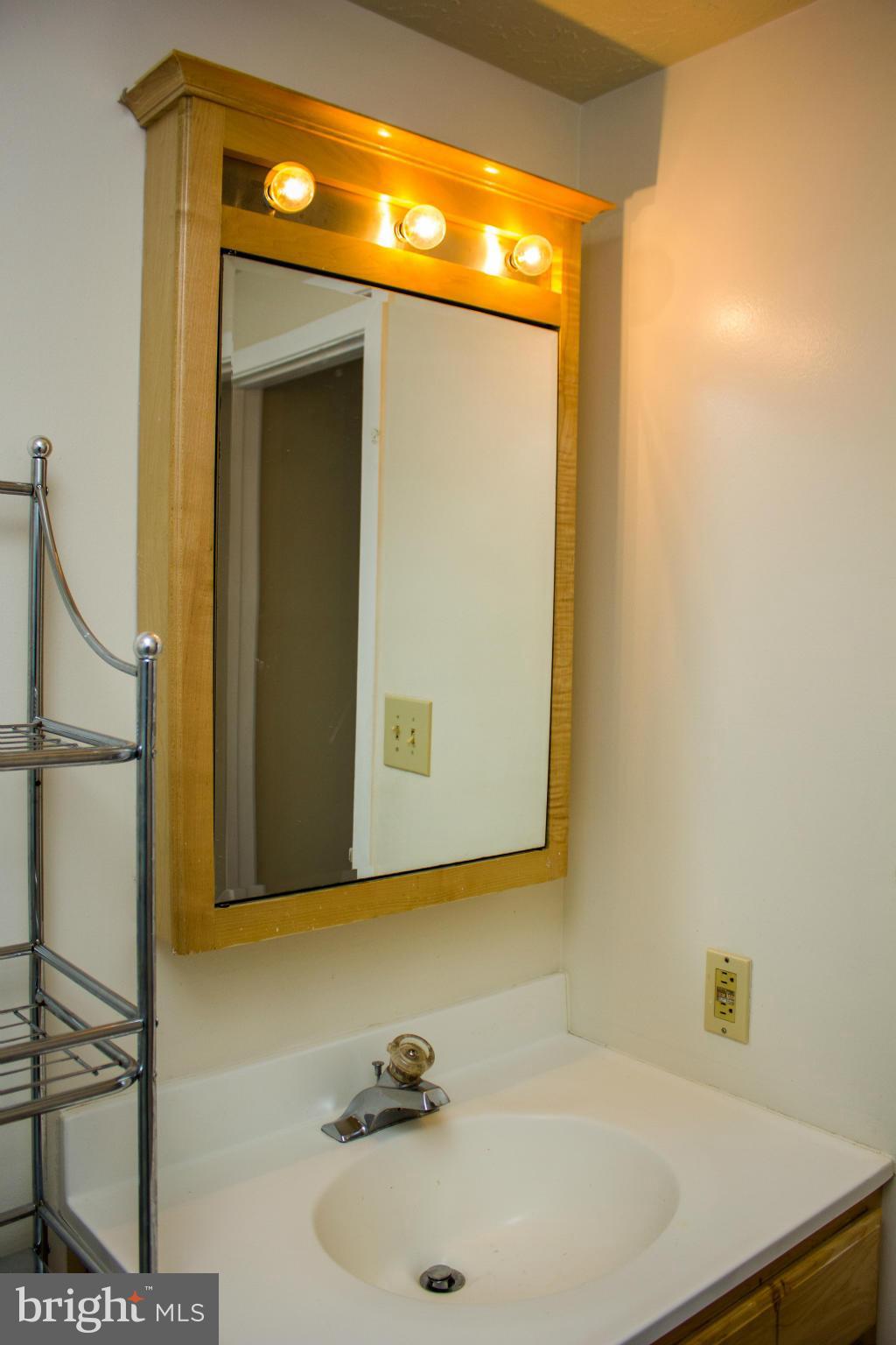 BURKE CENTRE - Residential Lease