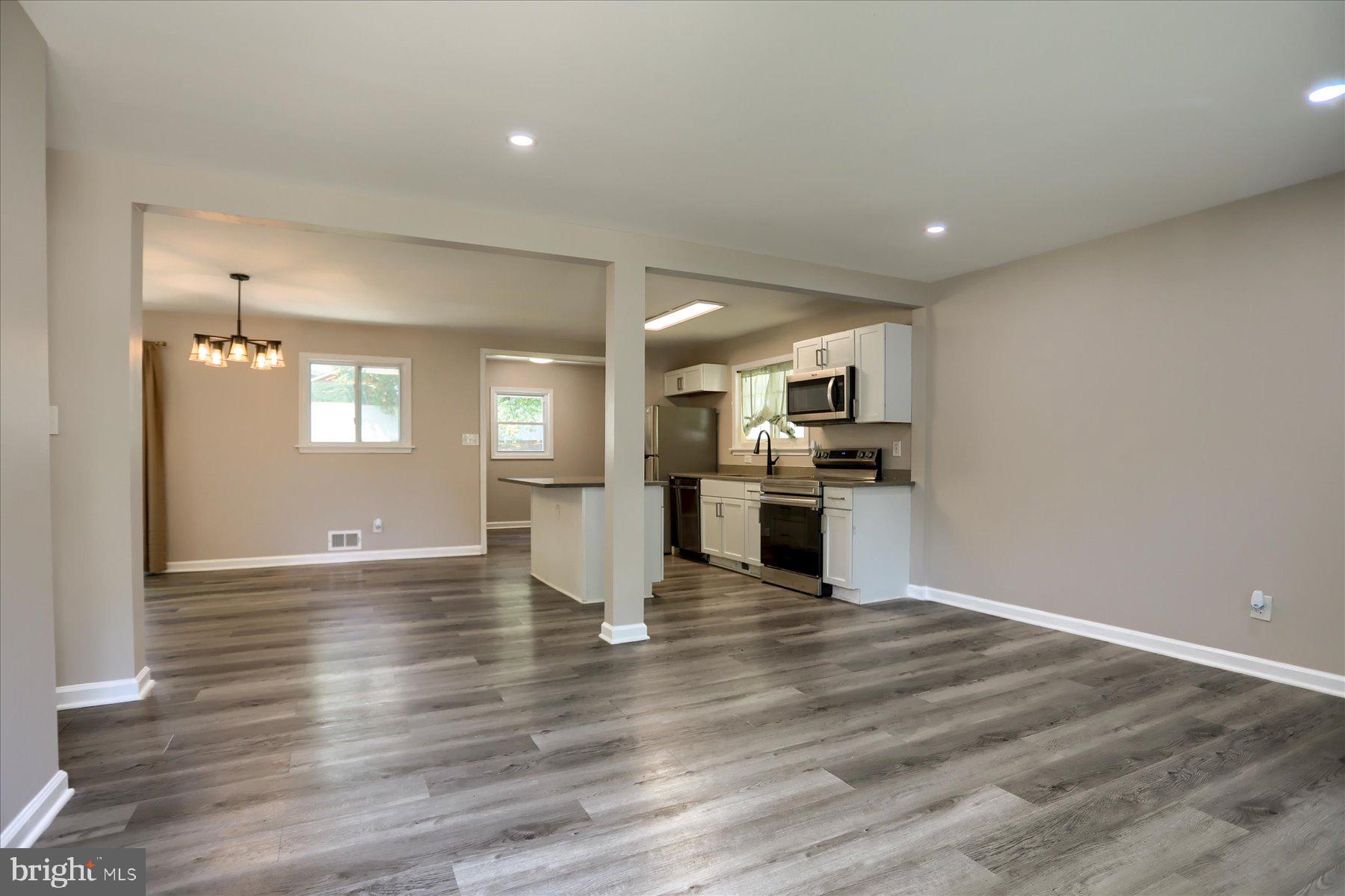 573 RITA DRIVE