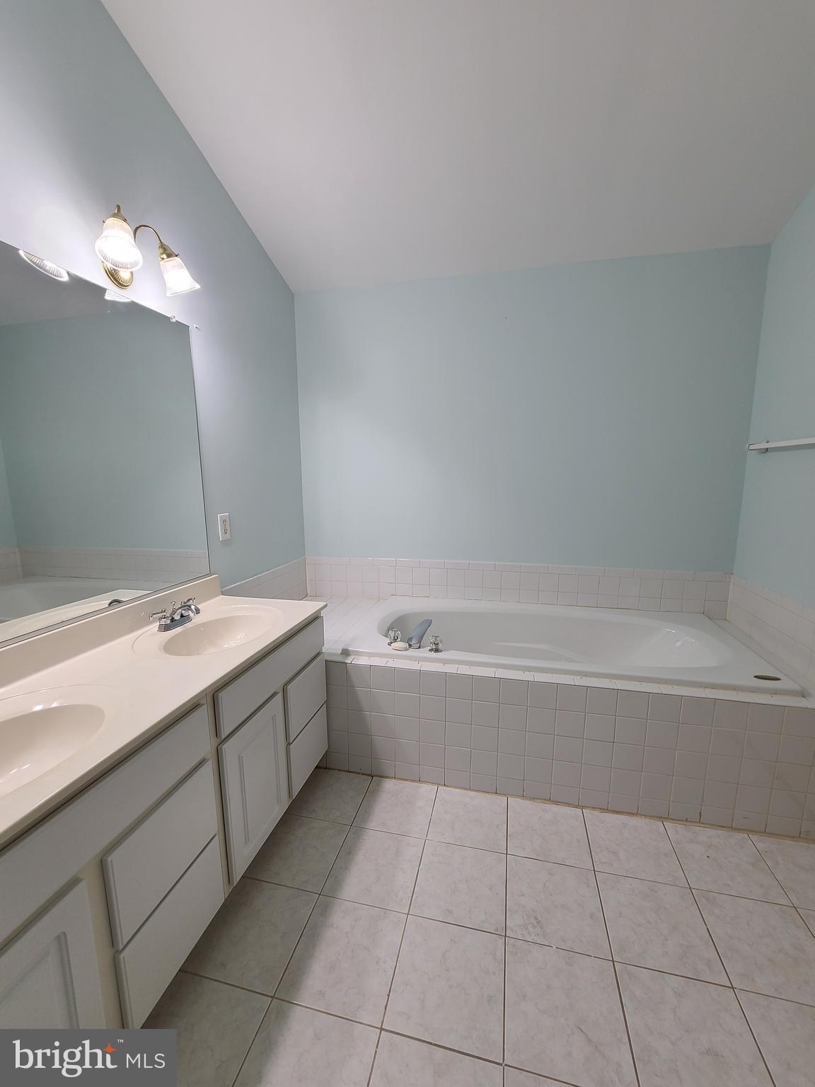 PRINCE WILLIAM COMMONS - Residential Lease