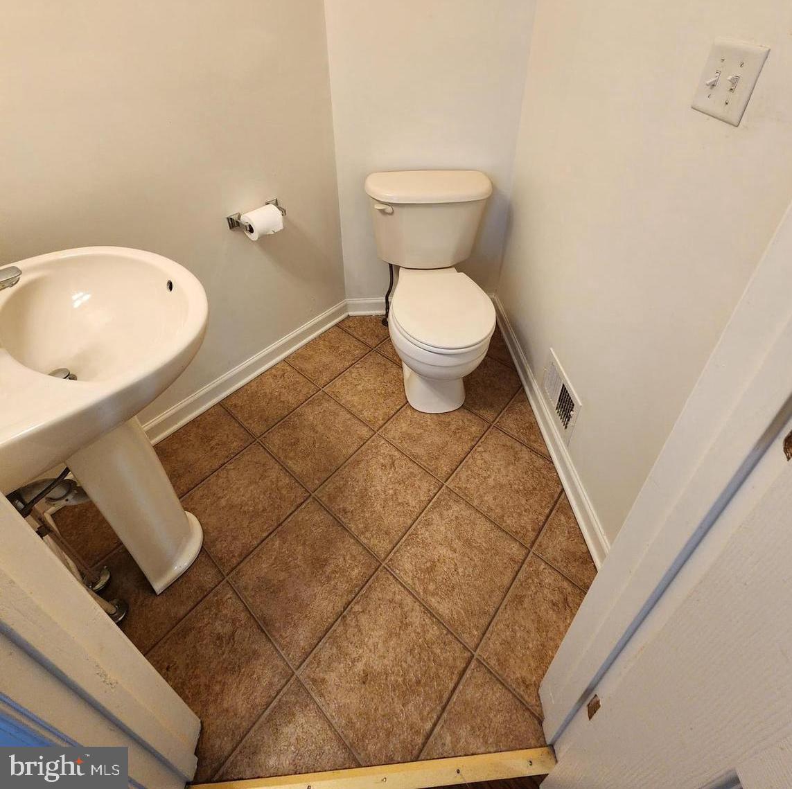 MANOR PARK - Residential Lease