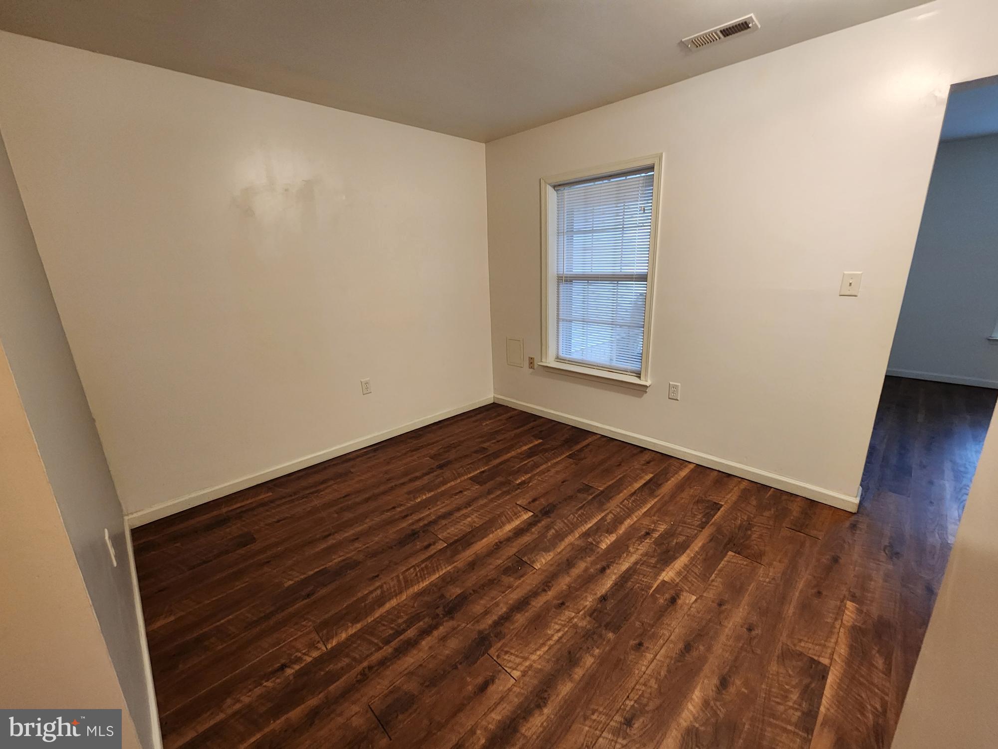 MANOR PARK - Residential Lease