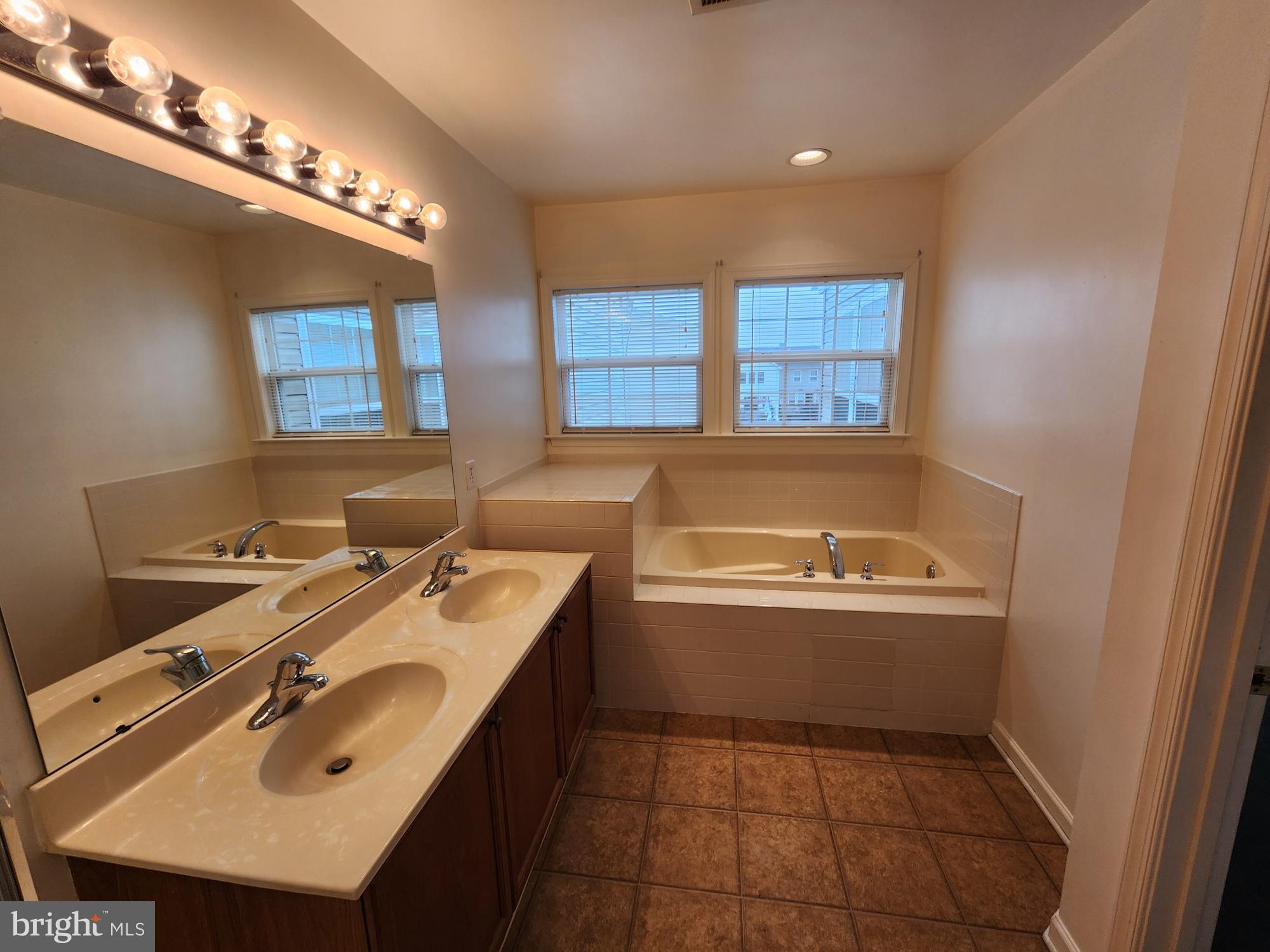 MANOR PARK - Residential Lease