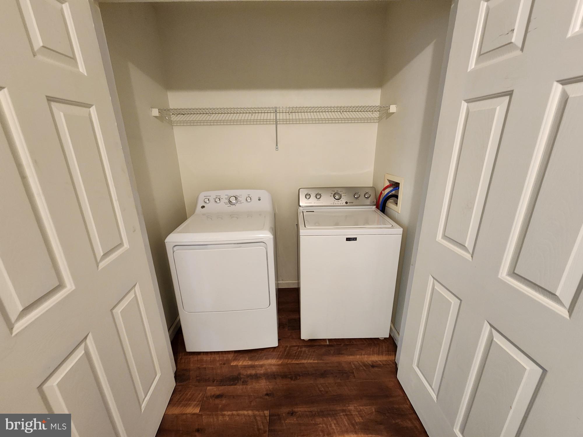 MANOR PARK - Residential Lease