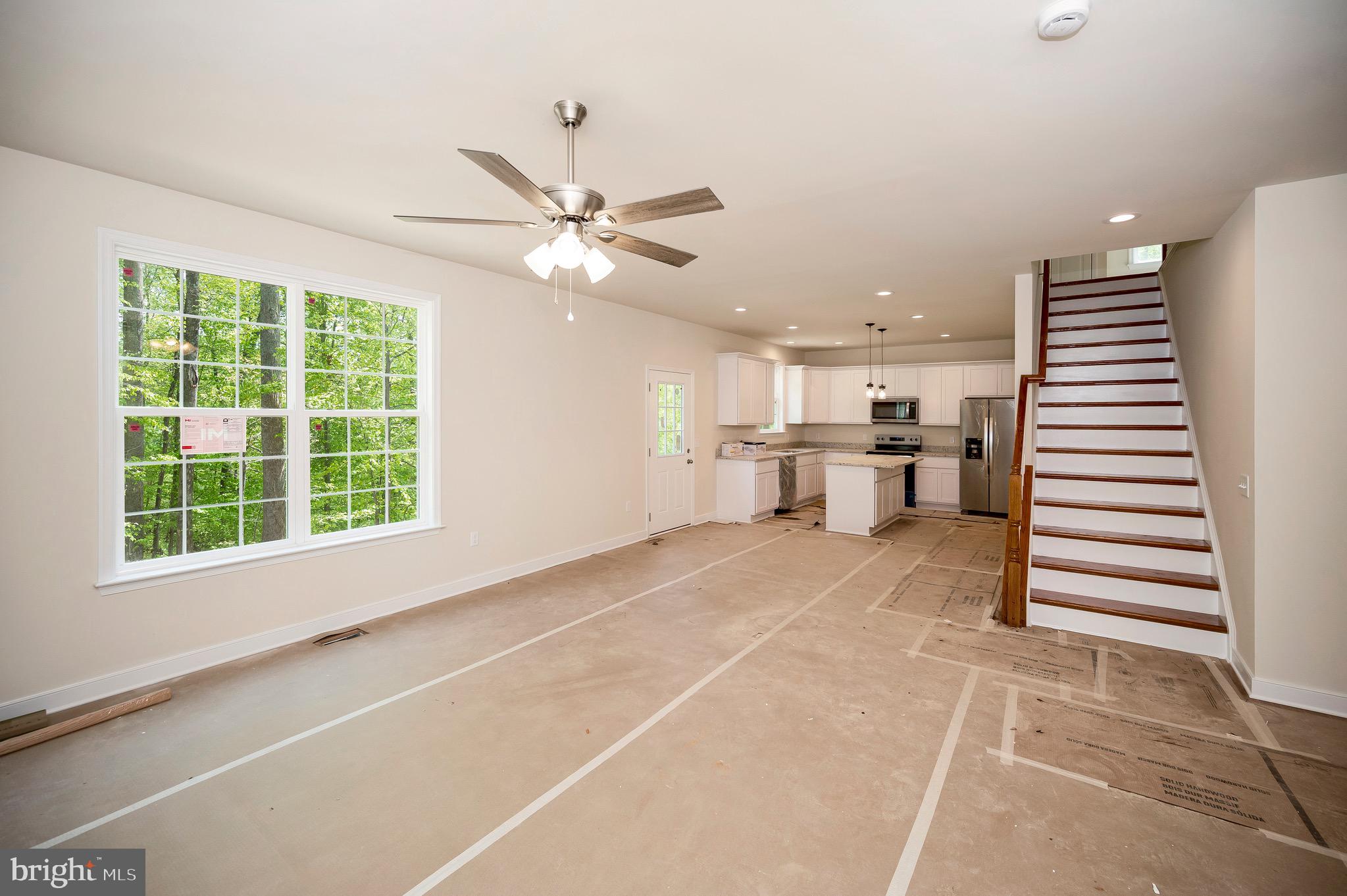 PRESIDENTIAL LAKES - Residential