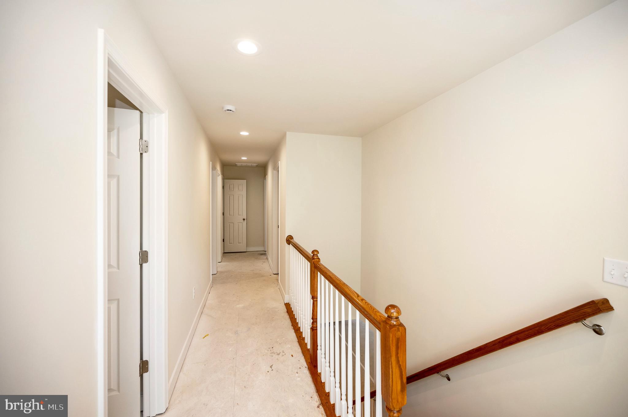 PRESIDENTIAL LAKES - Residential