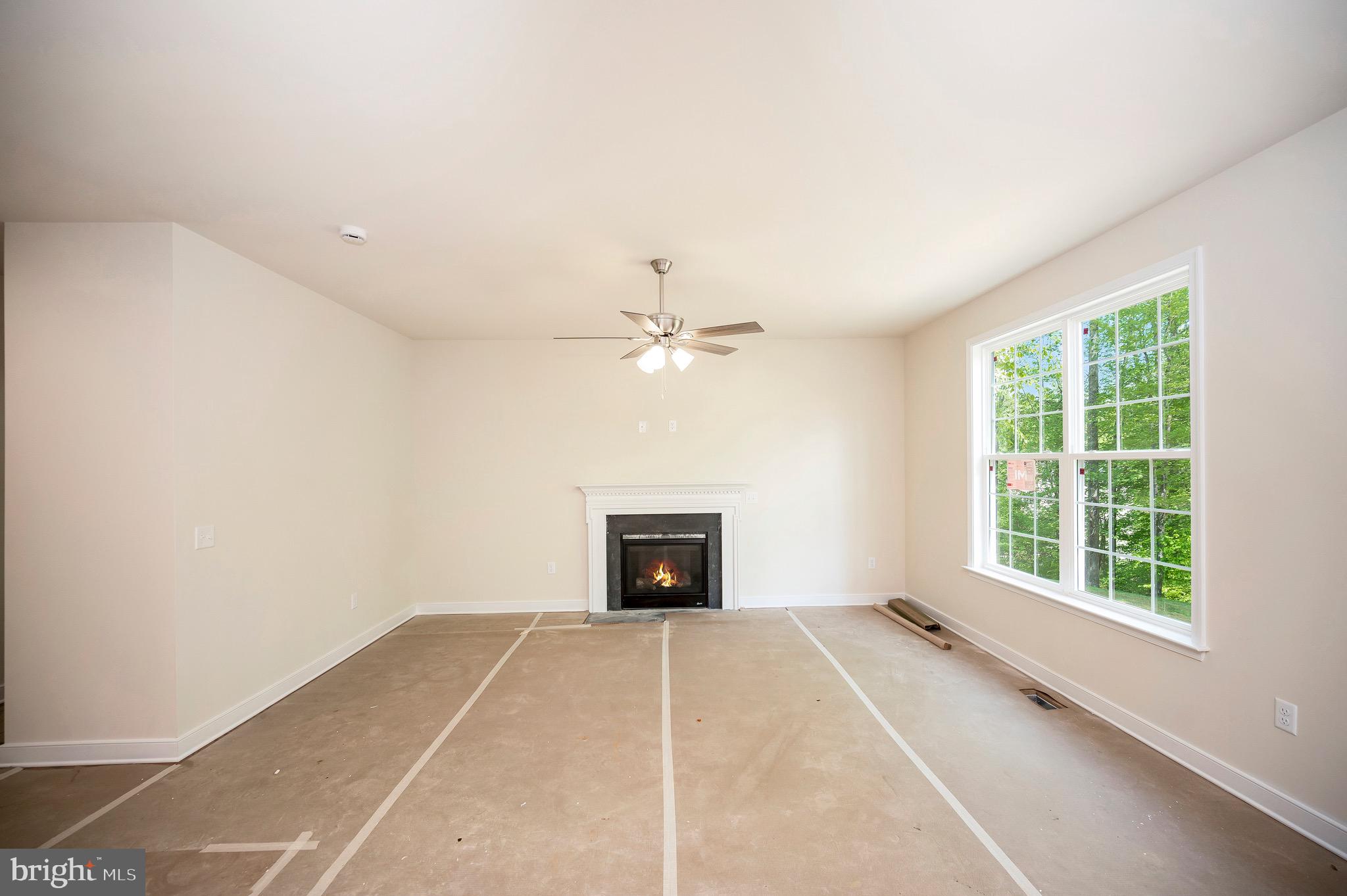 PRESIDENTIAL LAKES - Residential