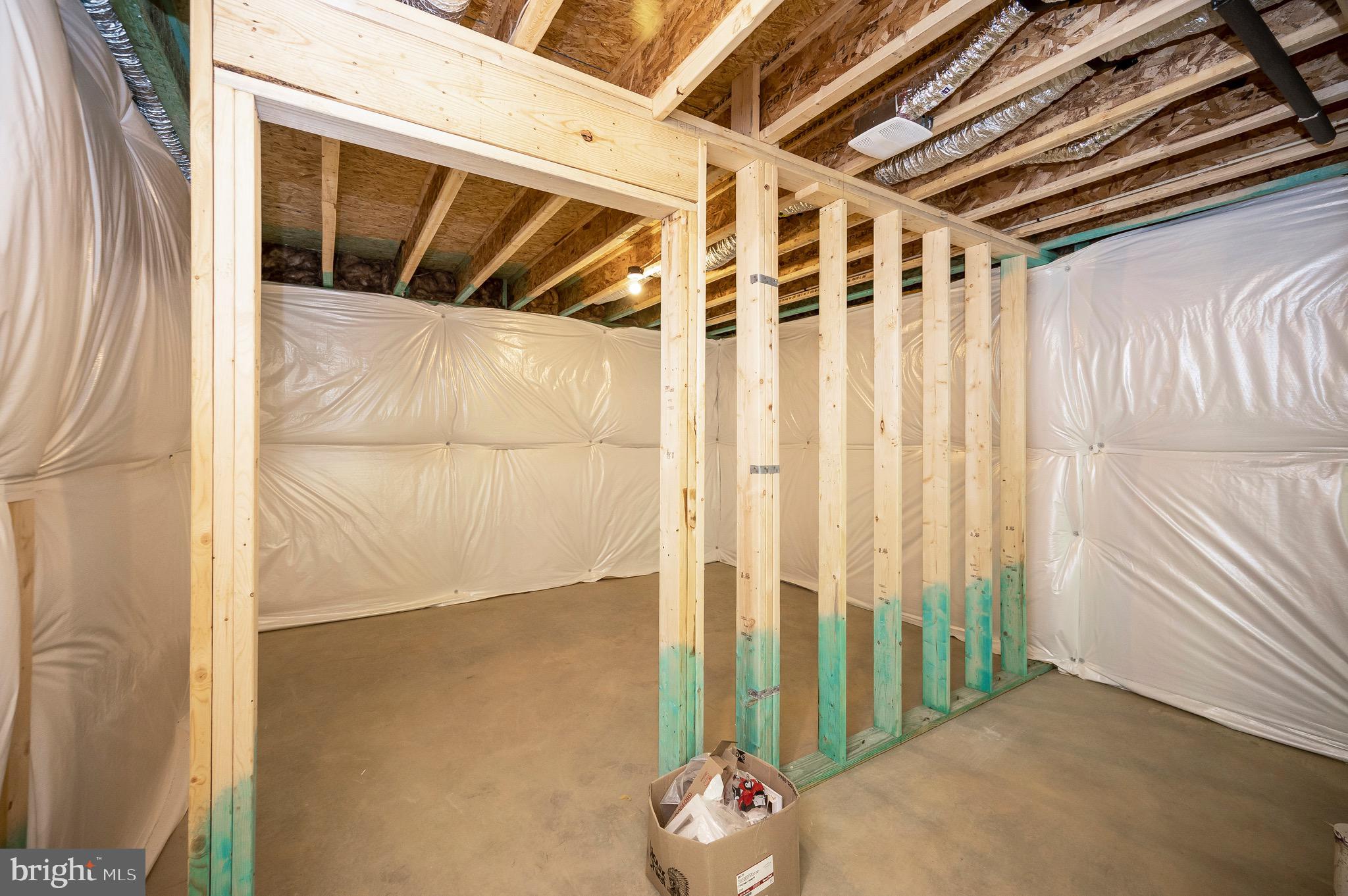 PRESIDENTIAL LAKES - Residential