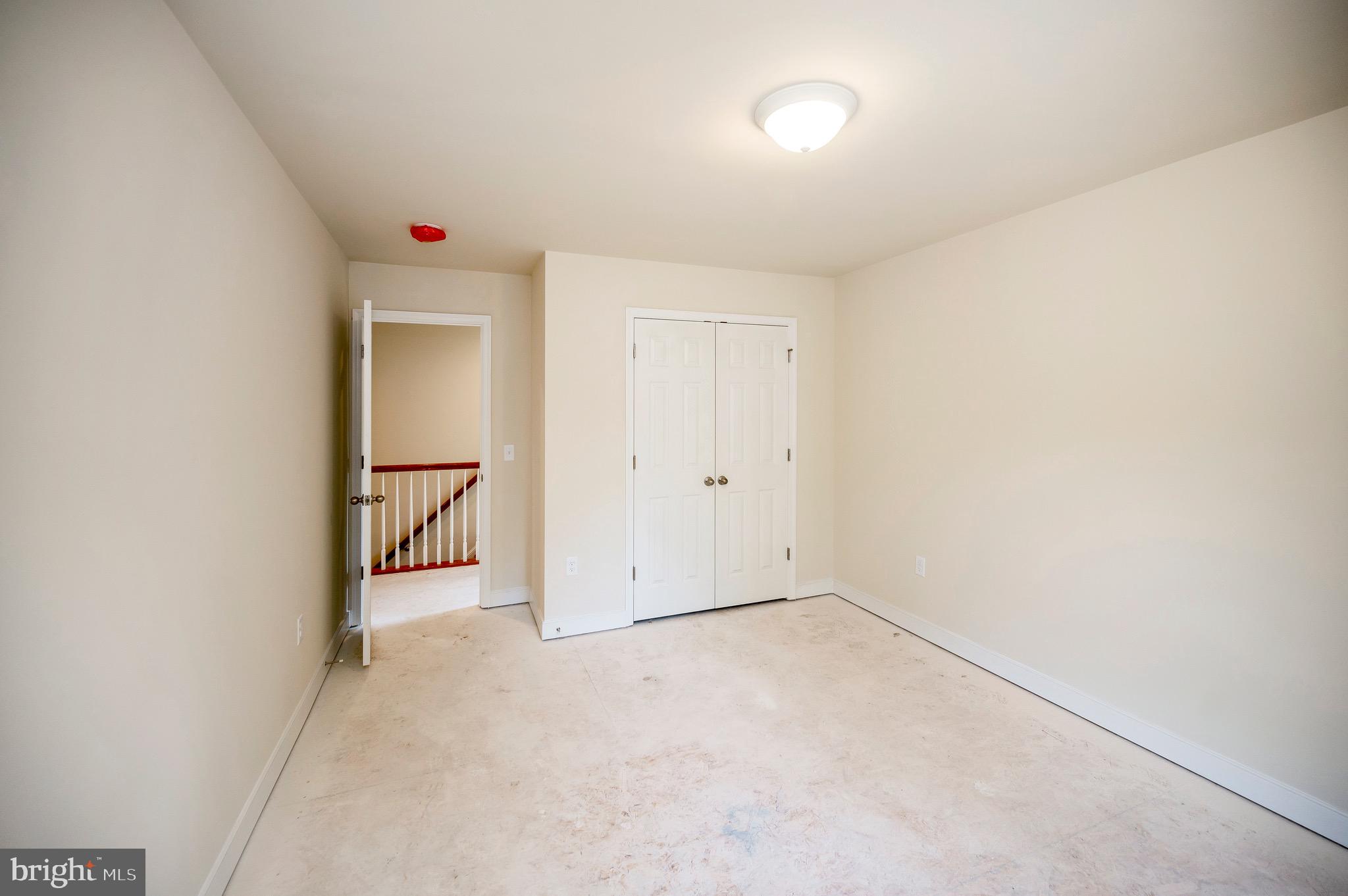 PRESIDENTIAL LAKES - Residential