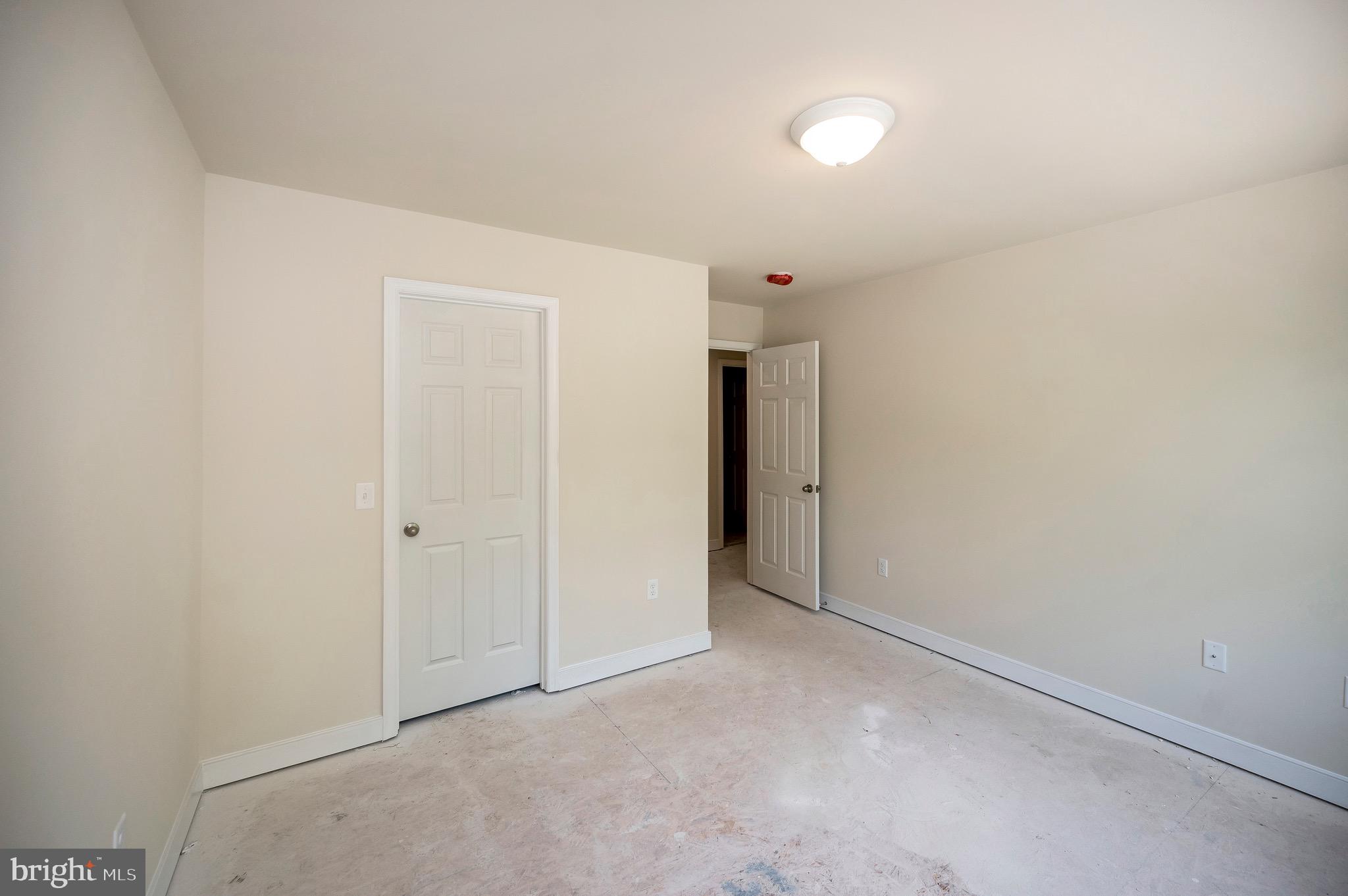 PRESIDENTIAL LAKES - Residential