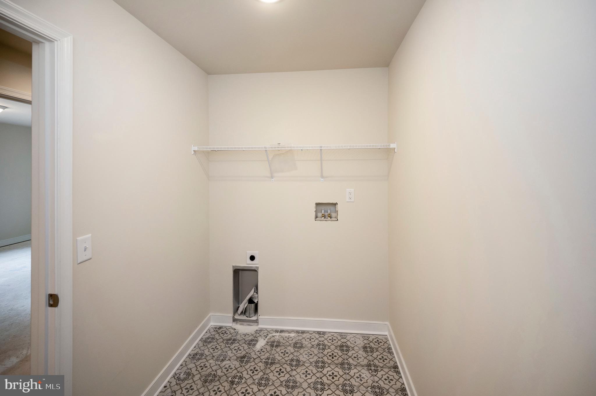 PRESIDENTIAL LAKES - Residential