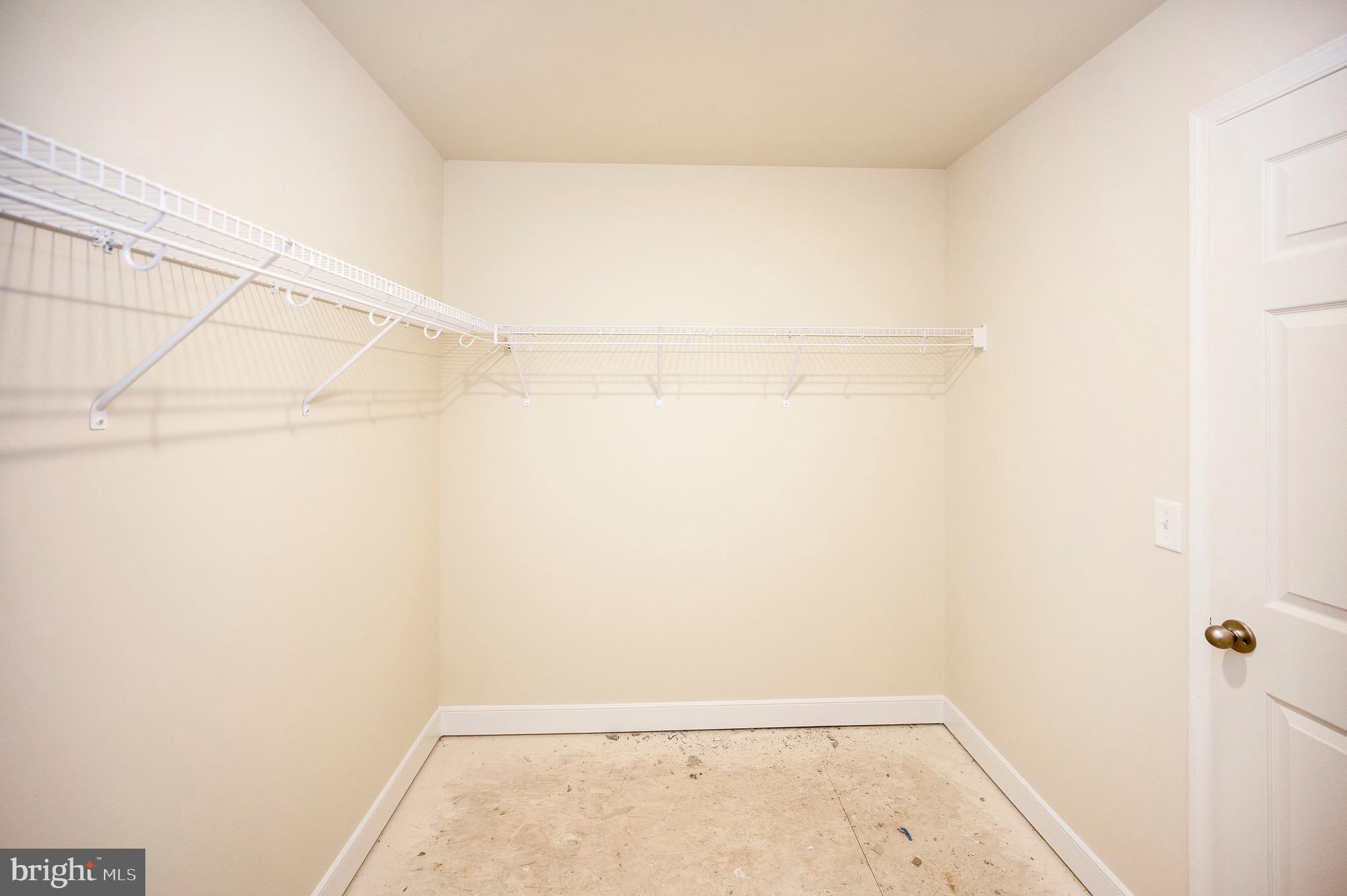 PRESIDENTIAL LAKES - Residential