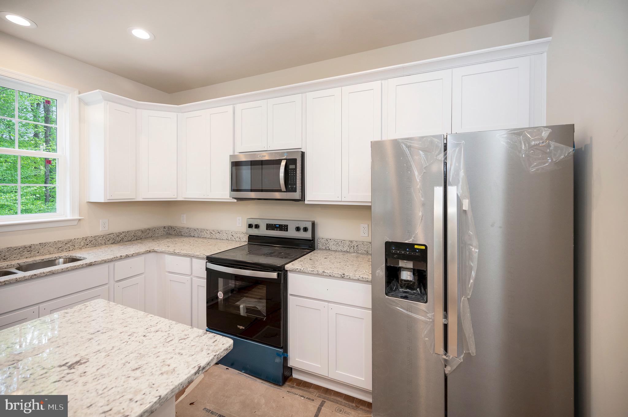 PRESIDENTIAL LAKES - Residential