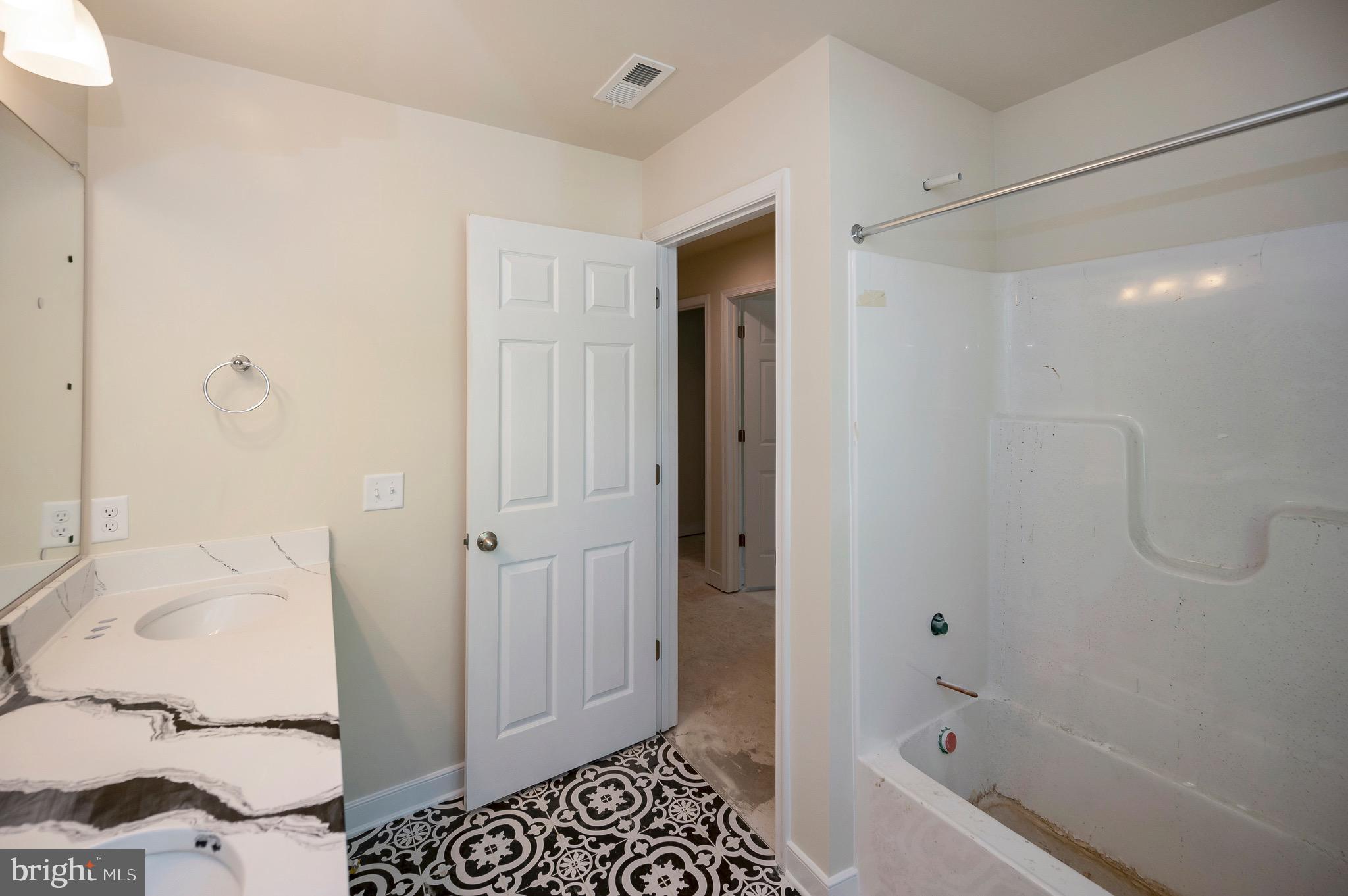 PRESIDENTIAL LAKES - Residential