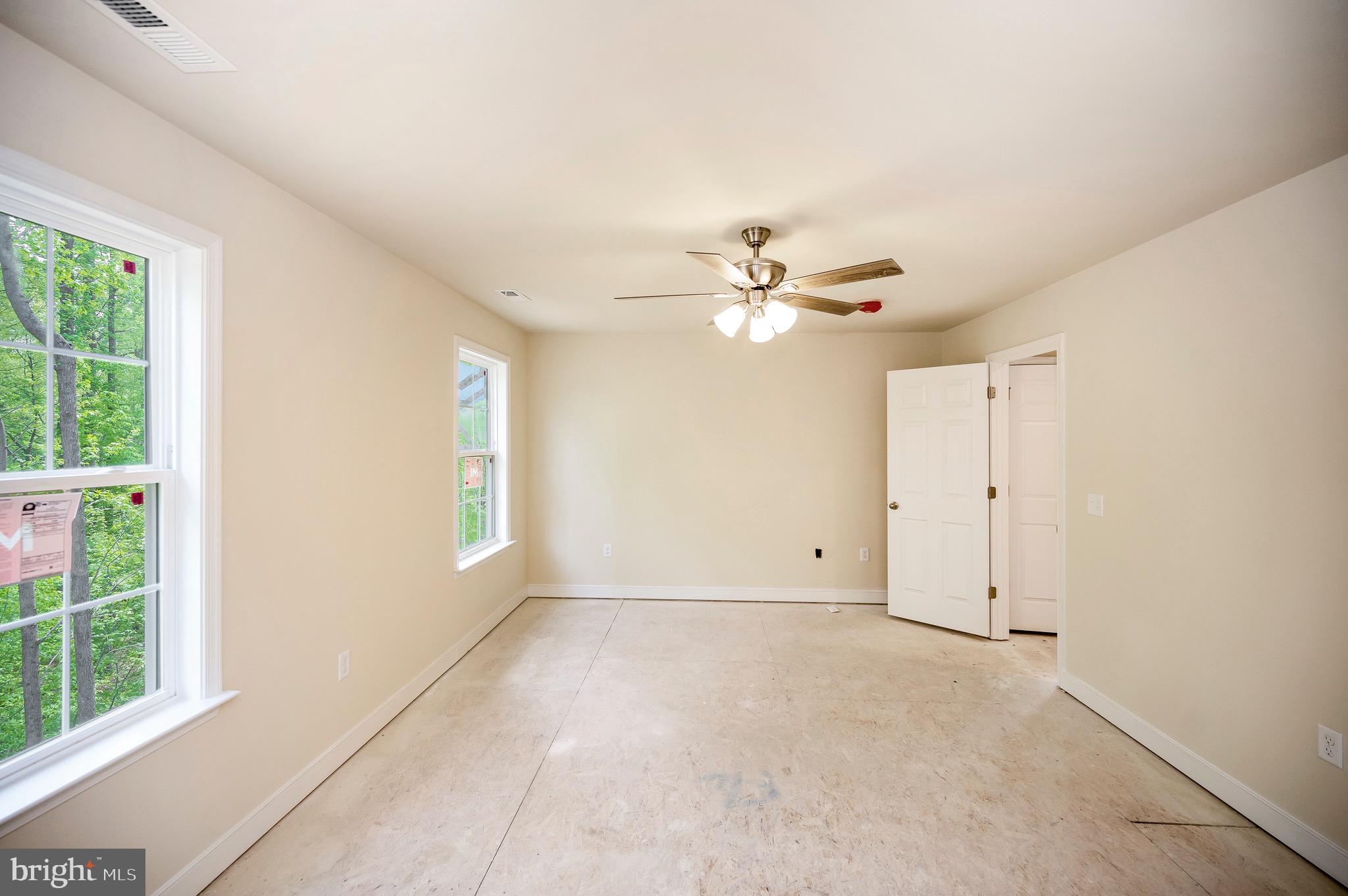 PRESIDENTIAL LAKES - Residential