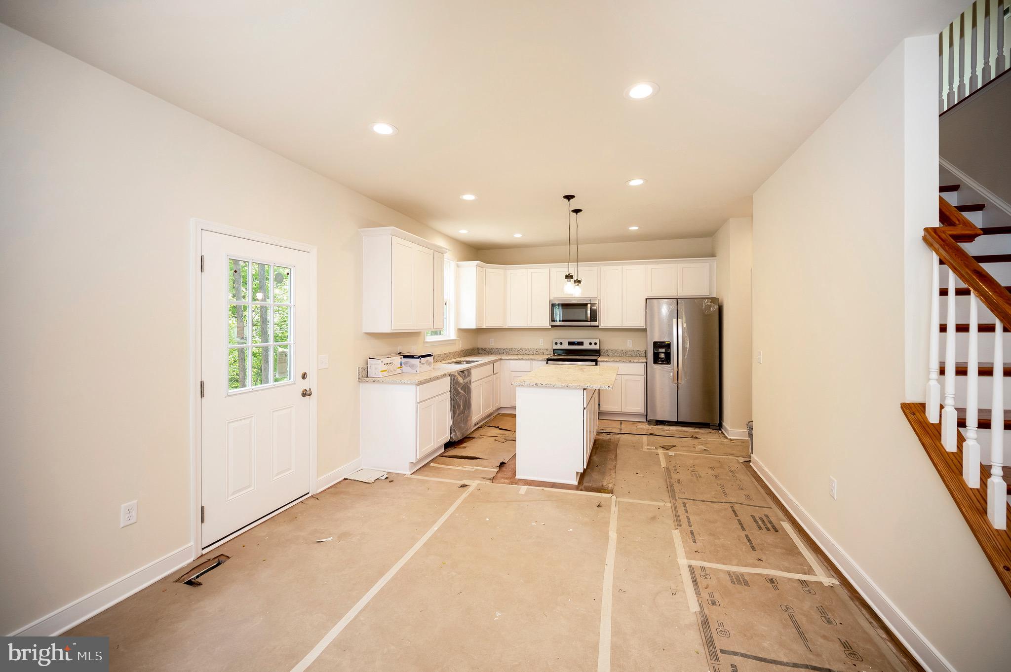 PRESIDENTIAL LAKES - Residential