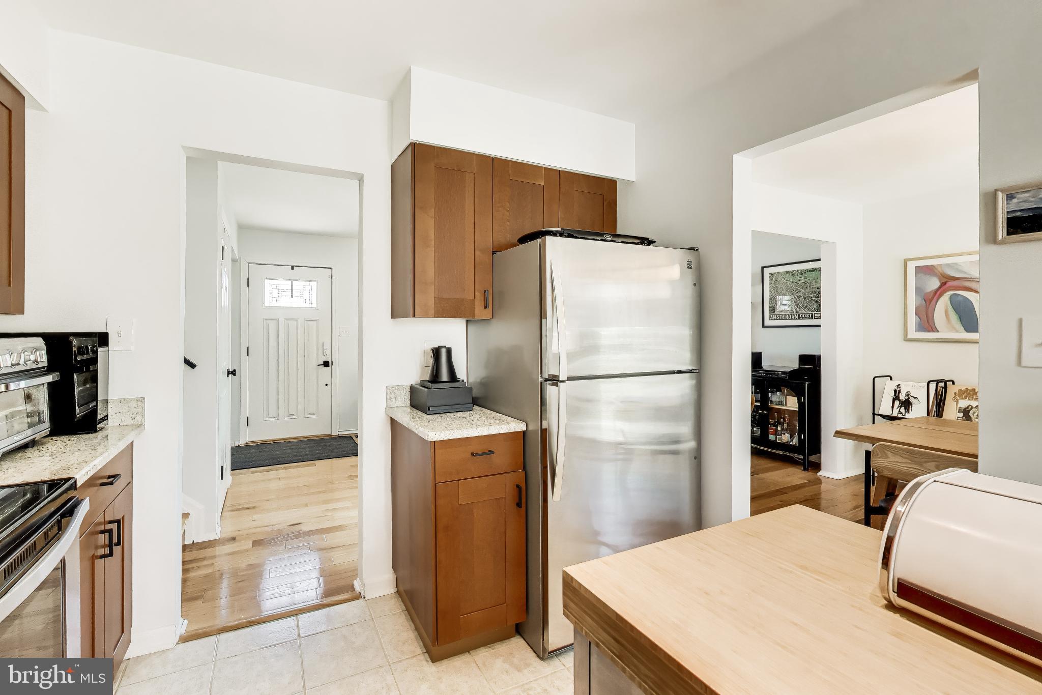 CHEVERLY HILLS - Residential