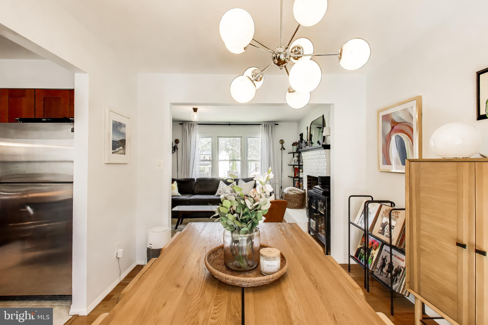 CHEVERLY HILLS - Residential