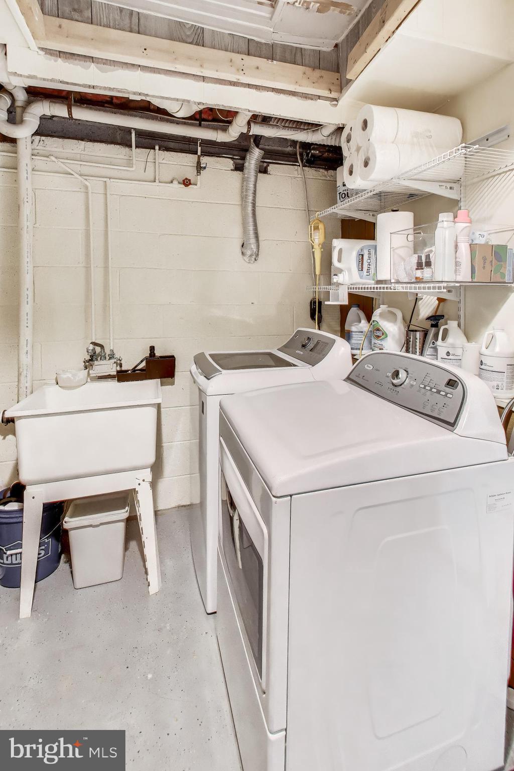 CHEVERLY HILLS - Residential