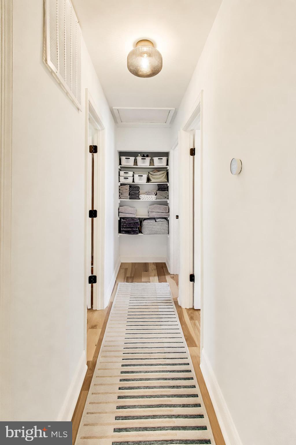 CHEVERLY HILLS - Residential