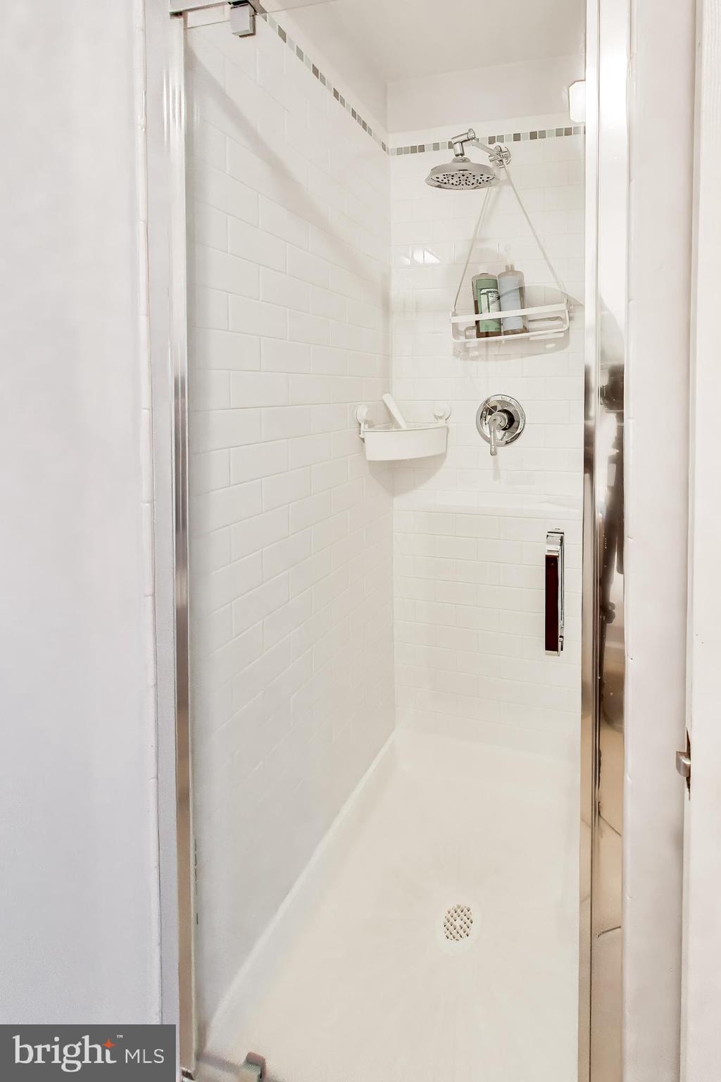 CHEVERLY HILLS - Residential