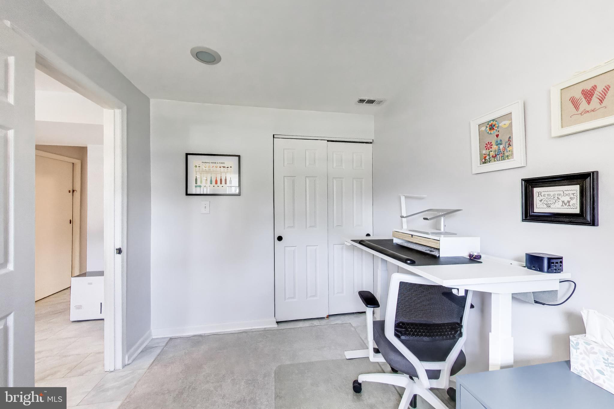 CHEVERLY HILLS - Residential