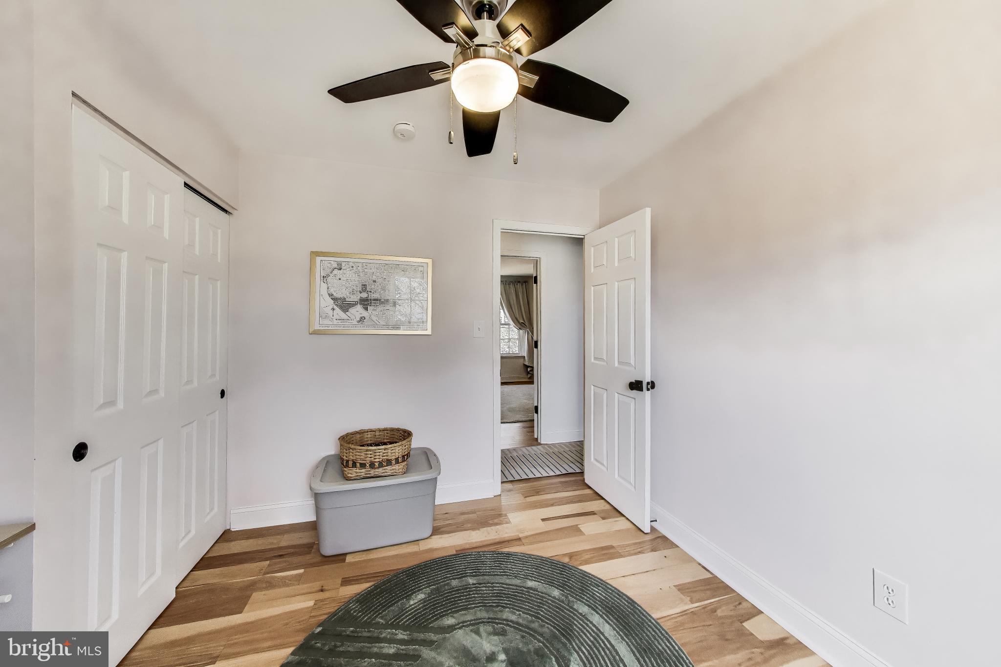 CHEVERLY HILLS - Residential